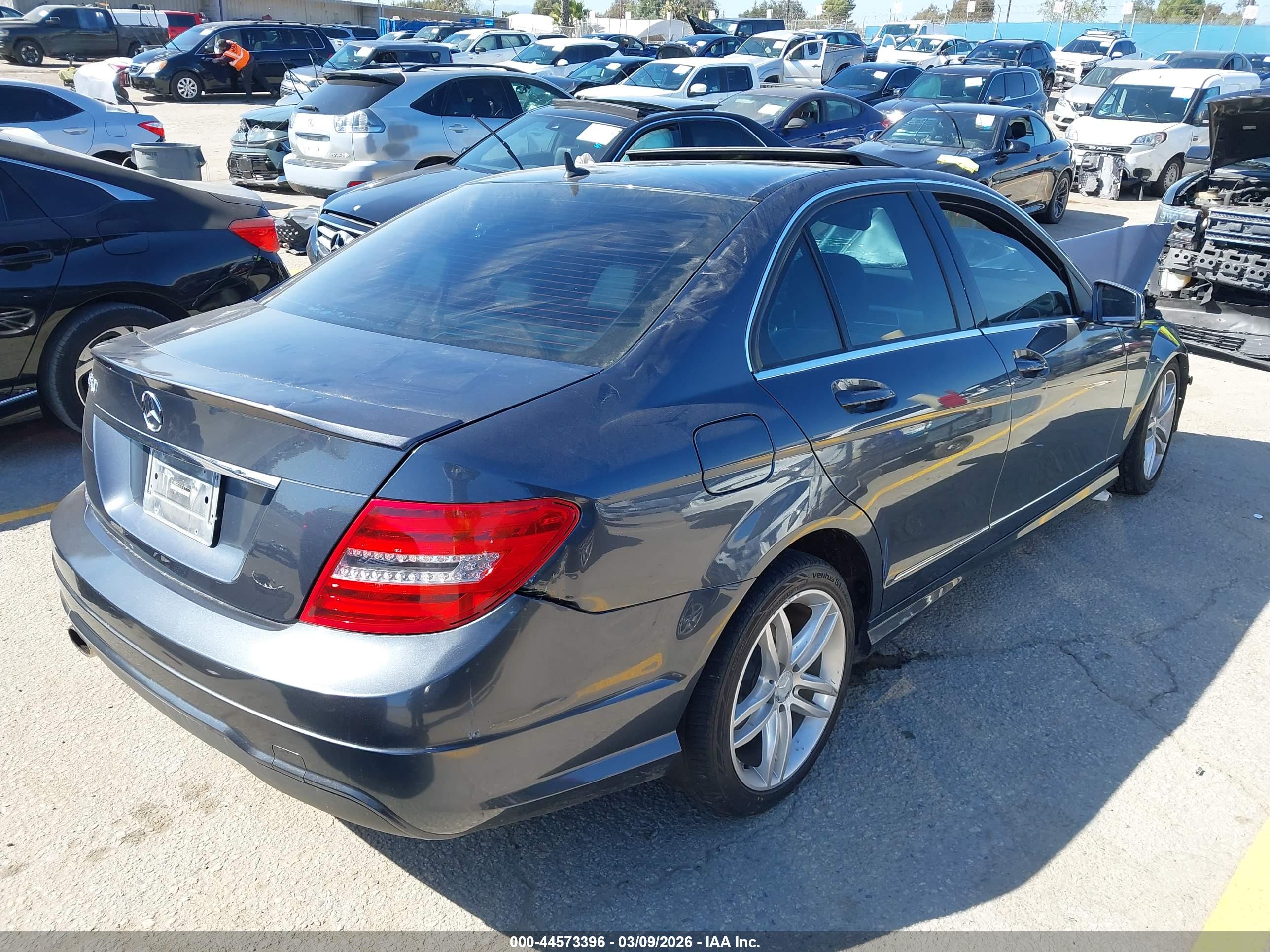 MERCEDES-BENZ C image 4