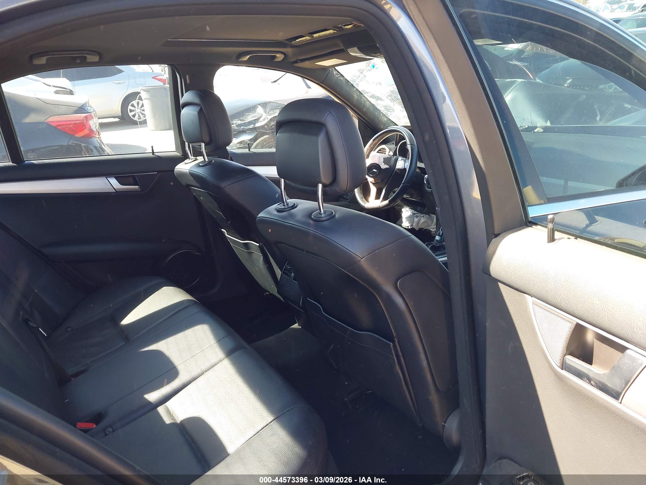 MERCEDES-BENZ C image 8