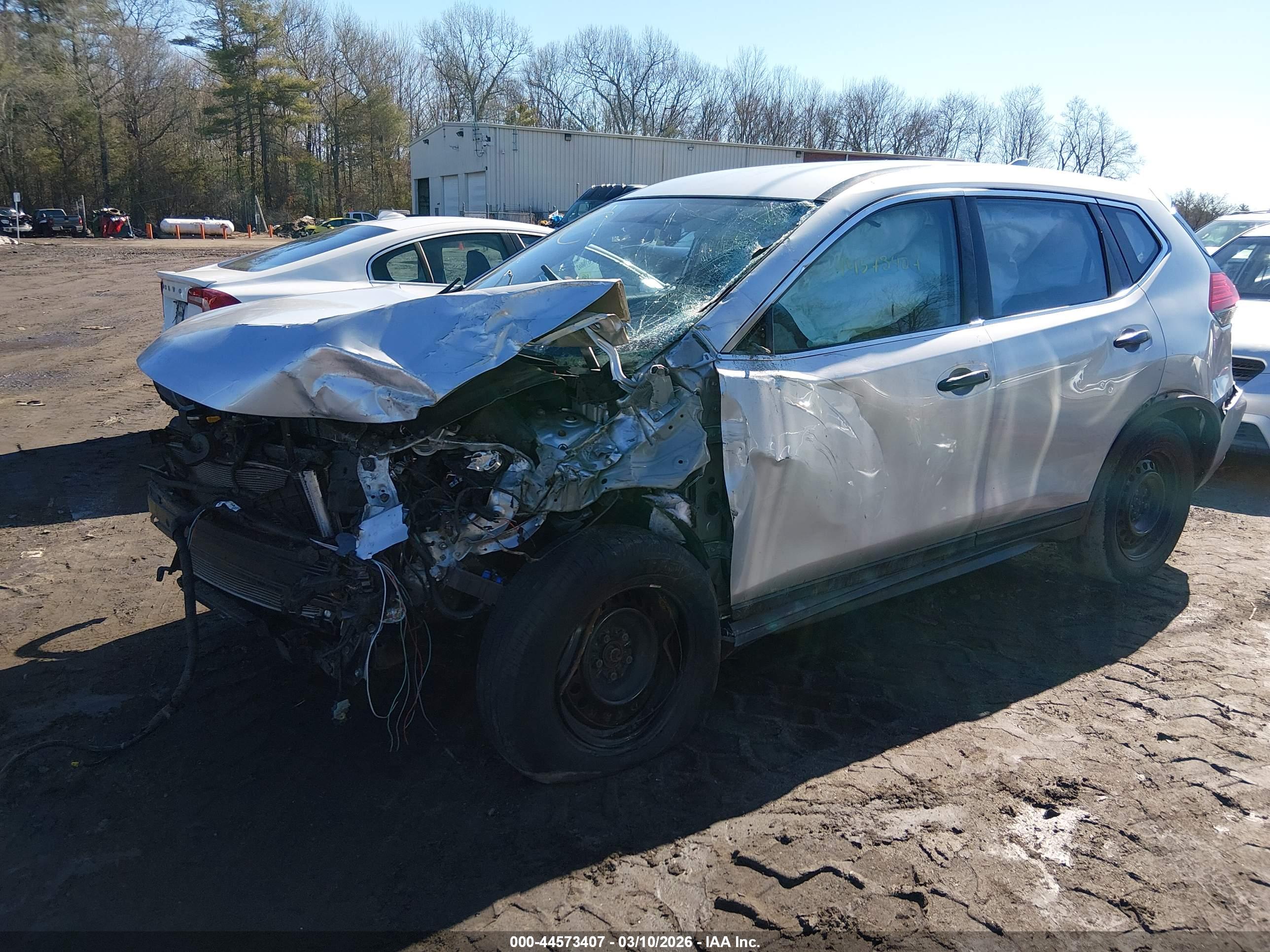 NISSAN ROGUE image 2