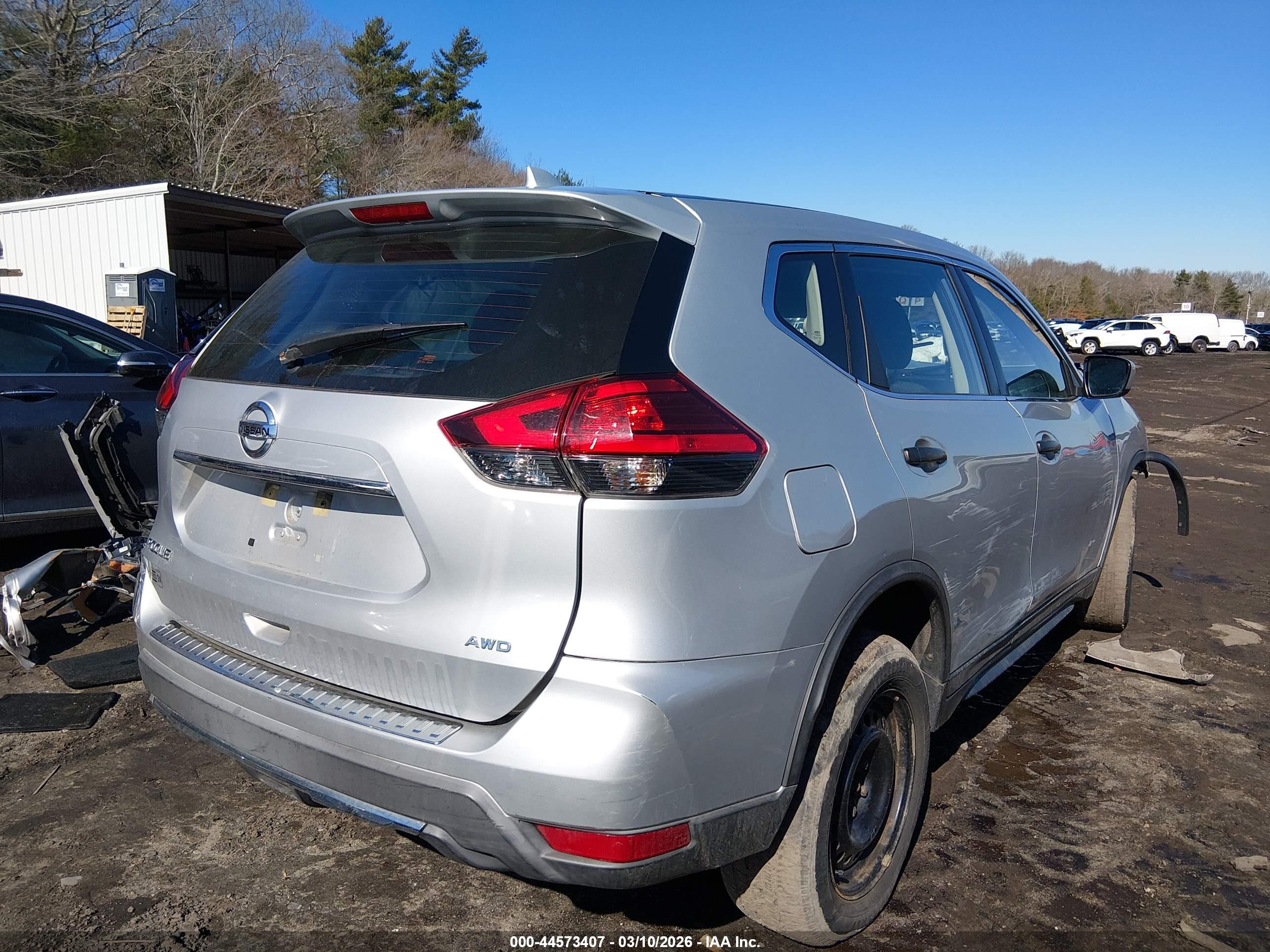 NISSAN ROGUE image 4