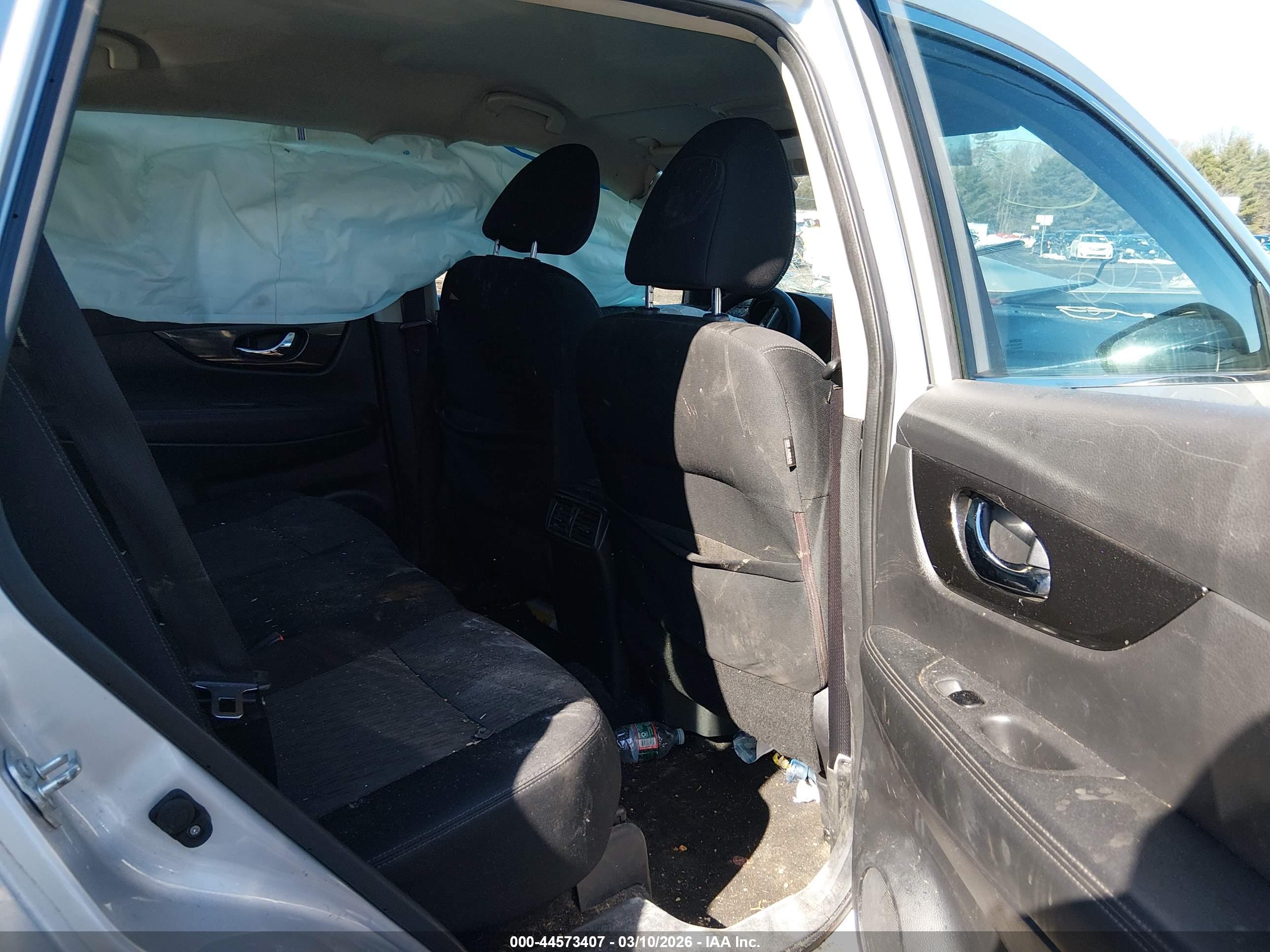 NISSAN ROGUE image 8