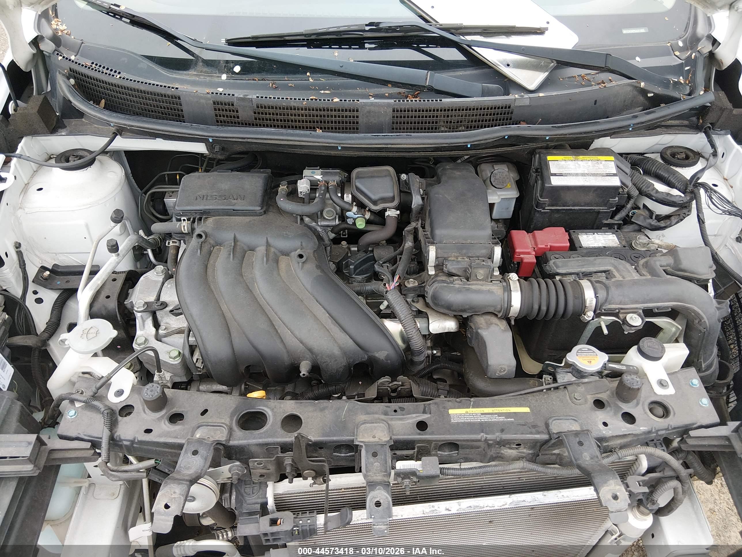 NISSAN VERSA image 10