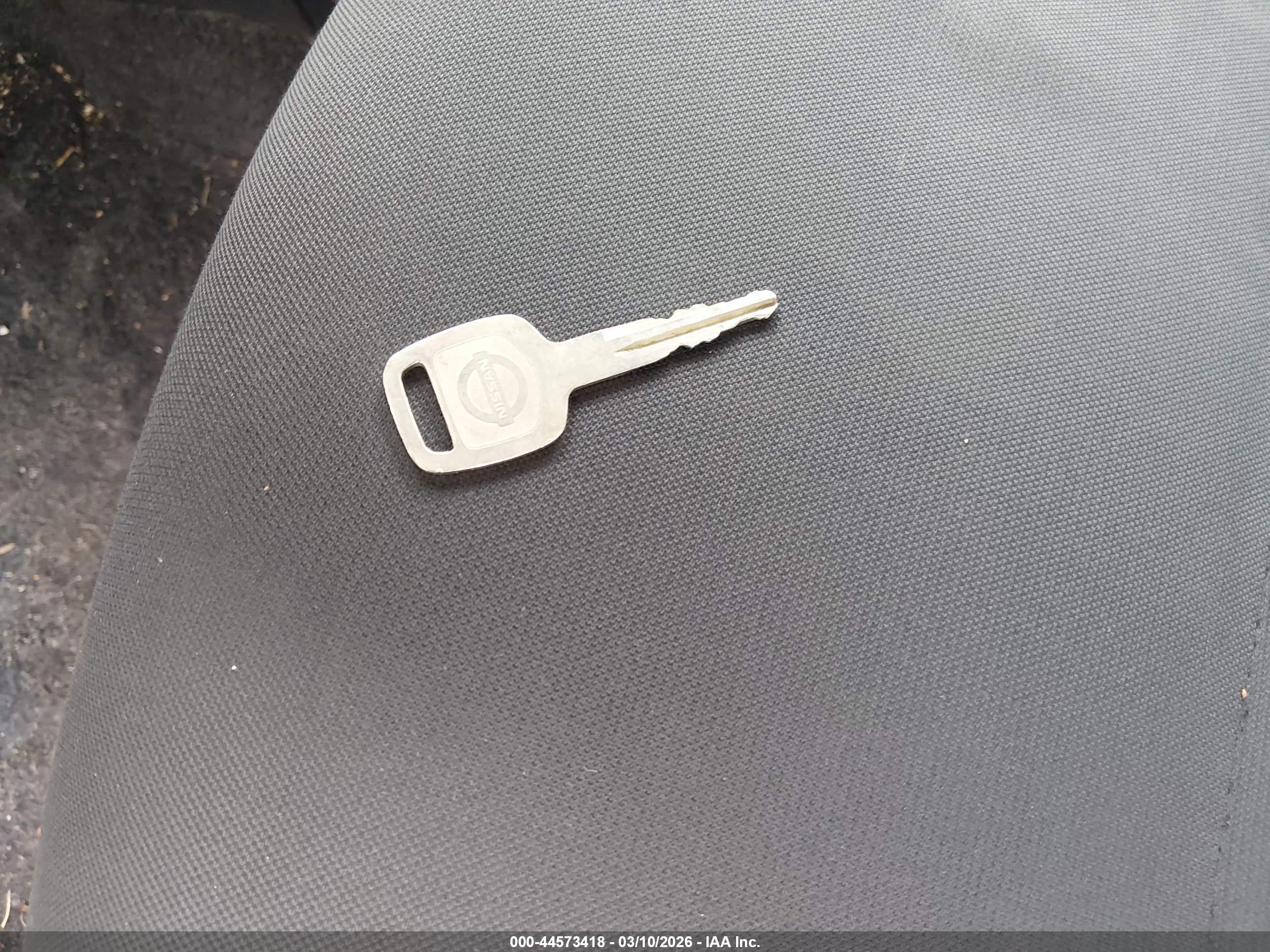NISSAN VERSA image 11