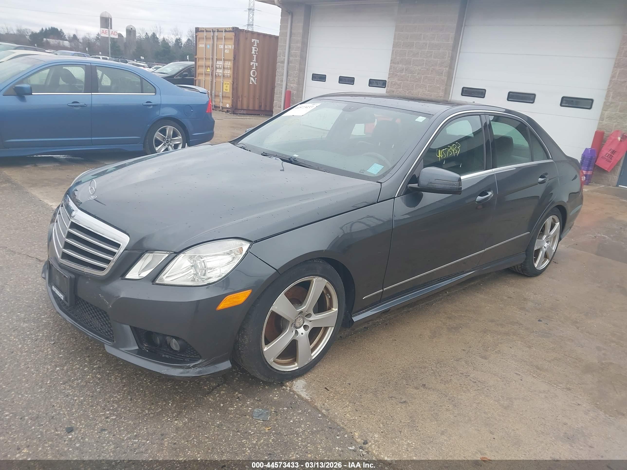 MERCEDES-BENZ E image 2