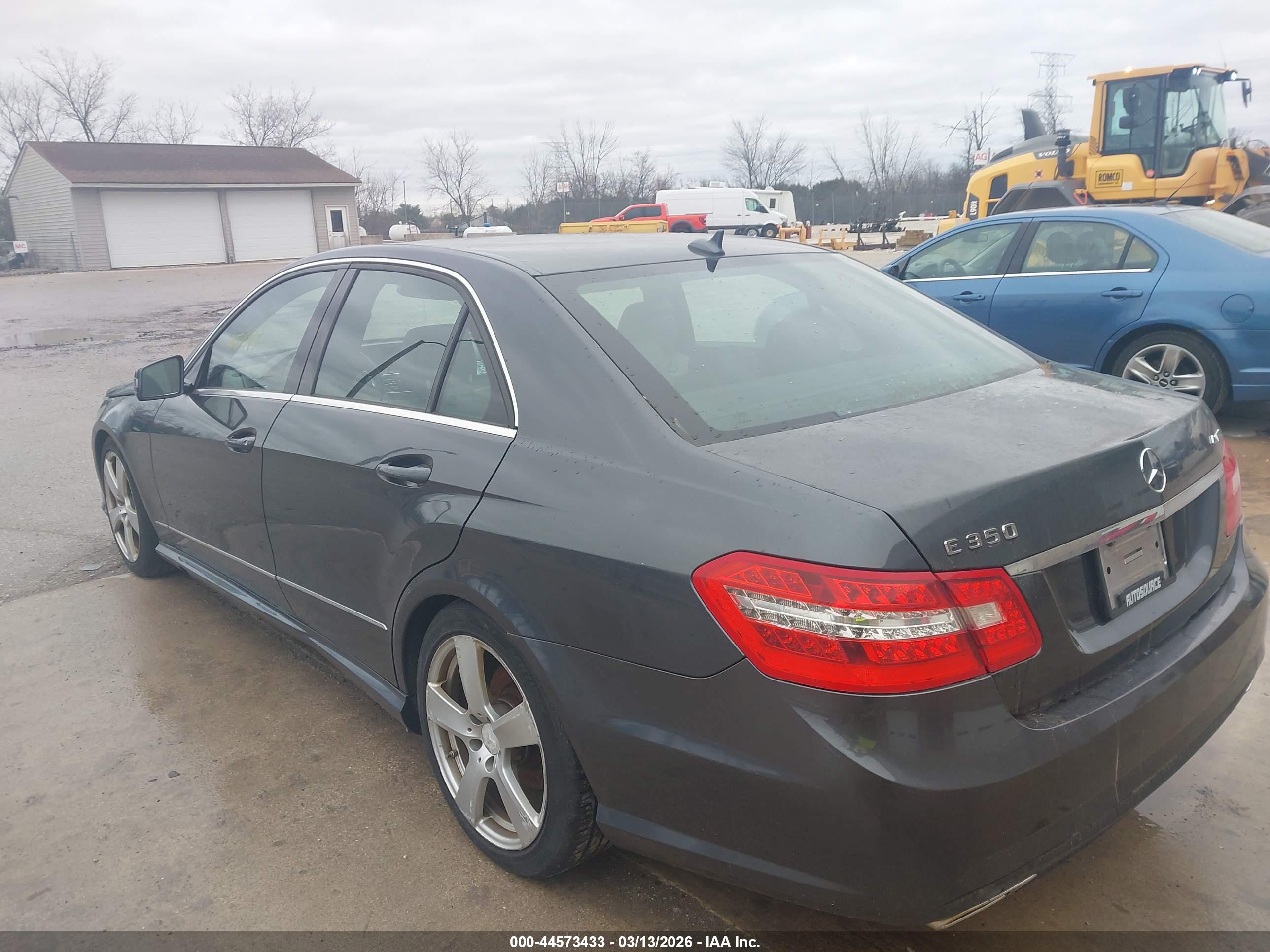 MERCEDES-BENZ E image 3
