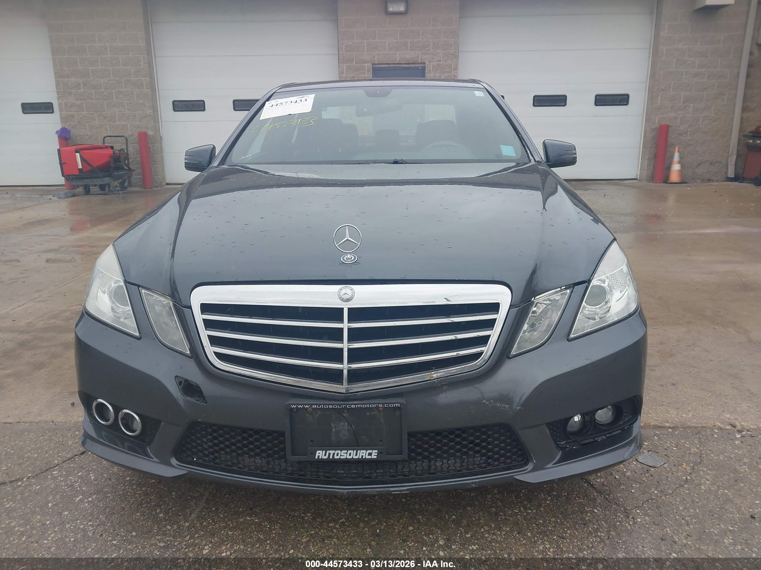 MERCEDES-BENZ E image 6