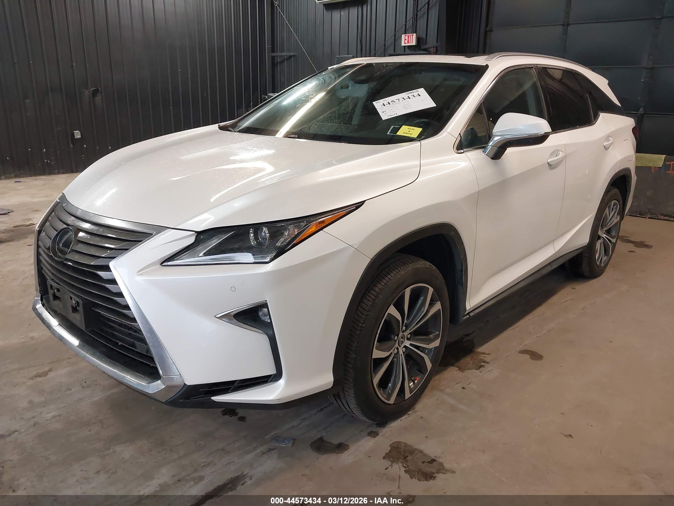 LEXUS RX image 2