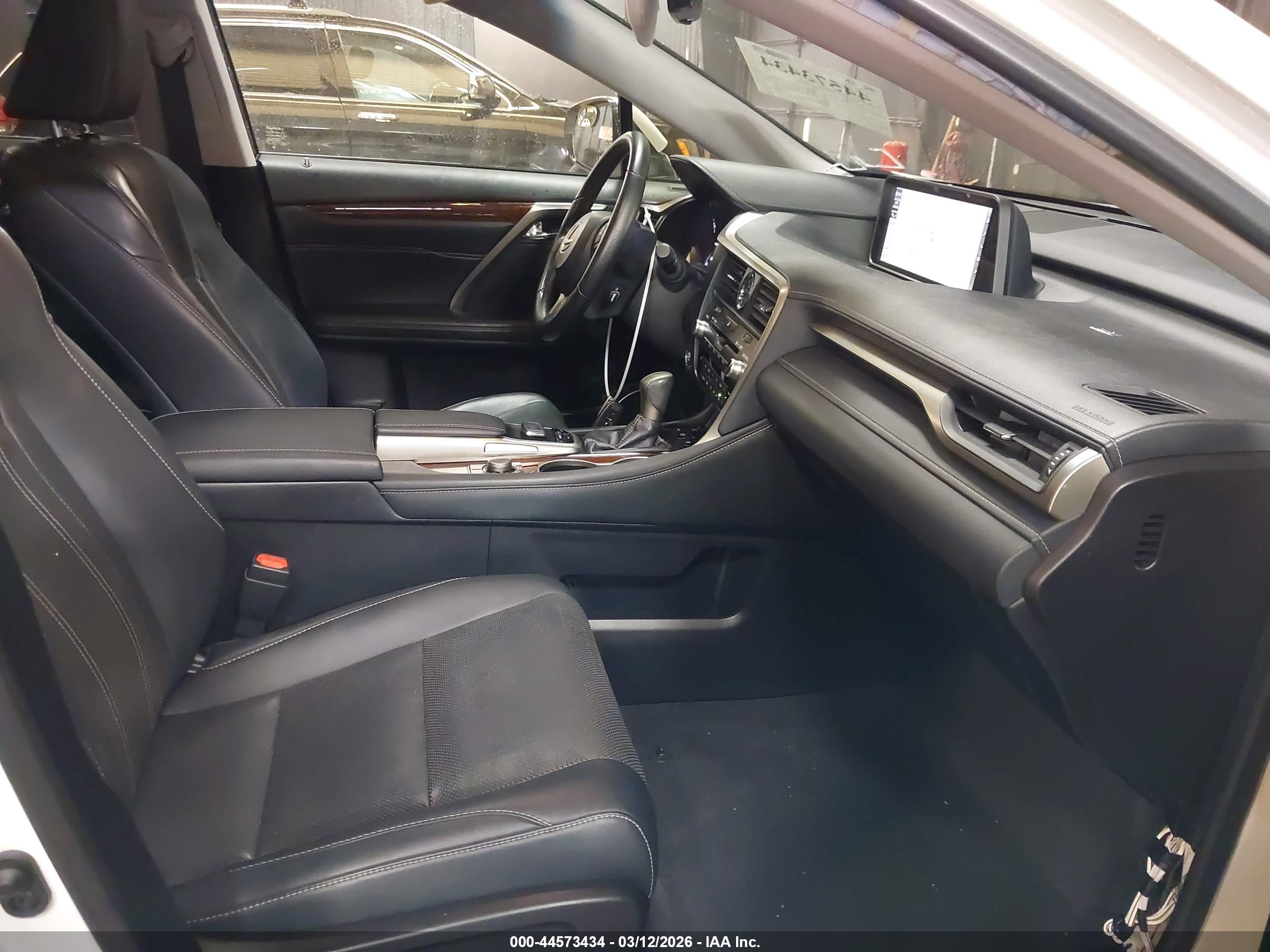 LEXUS RX image 5