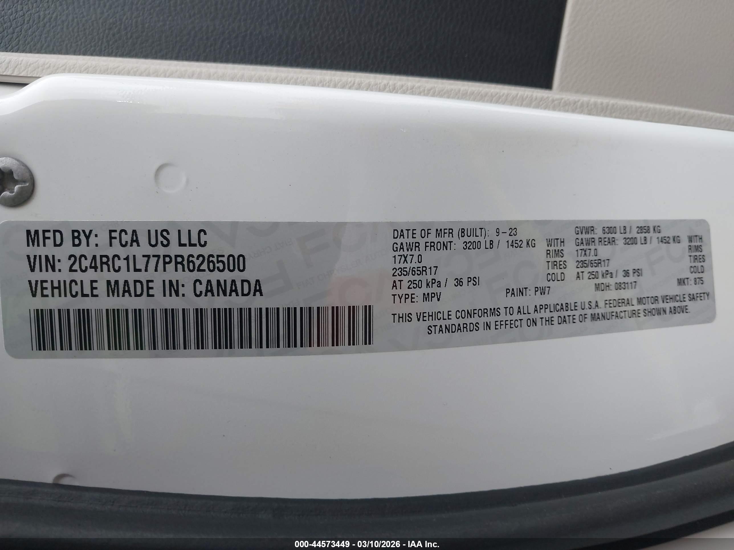 CHRYSLER PACIFICA image 9