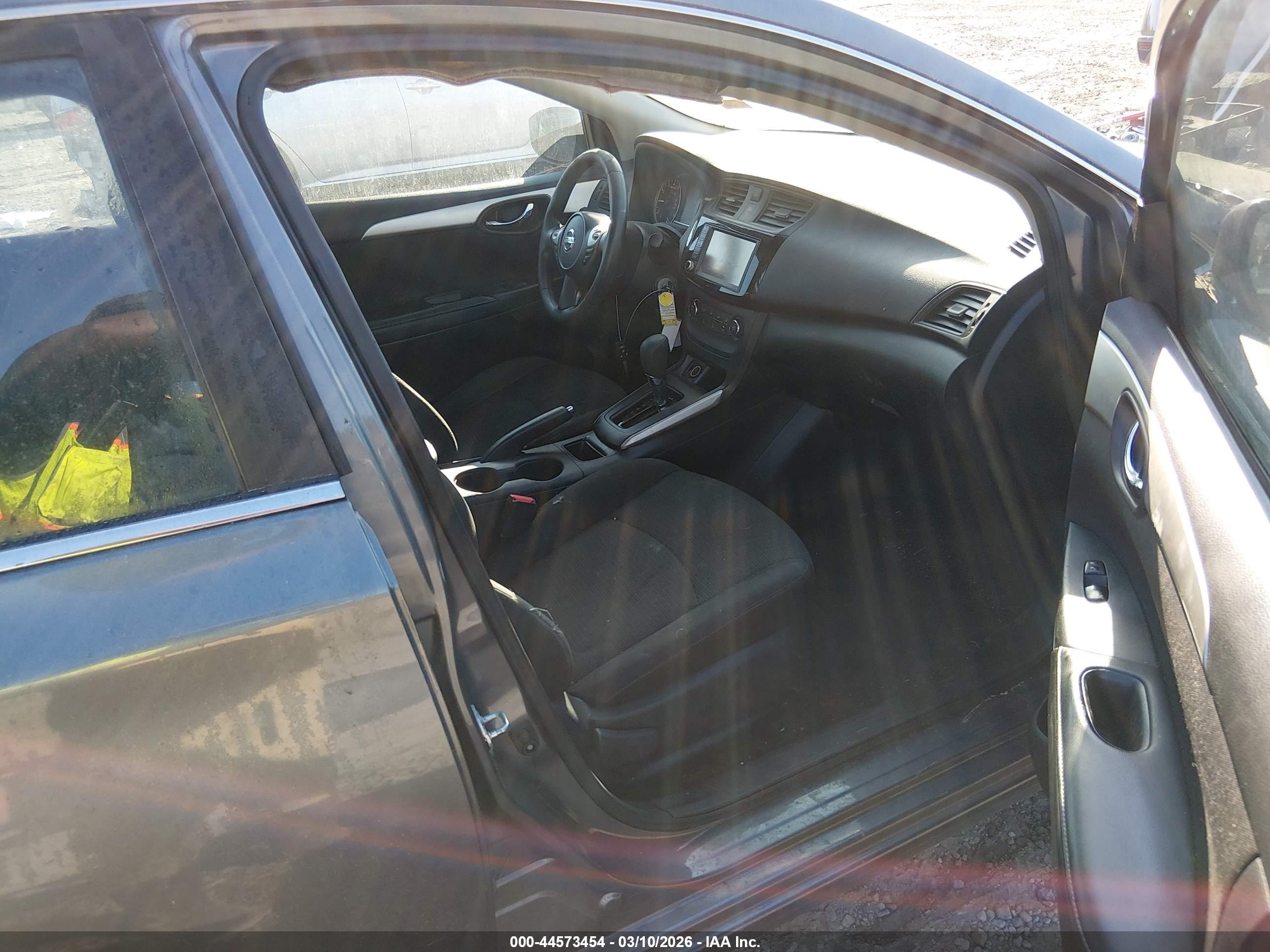 NISSAN SENTRA image 5