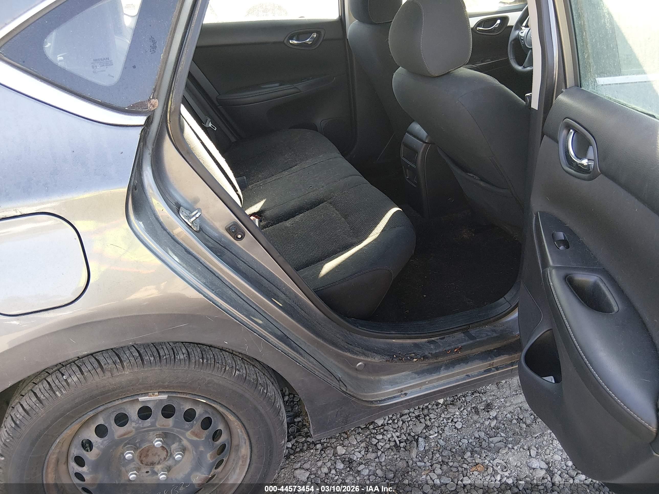 NISSAN SENTRA image 8
