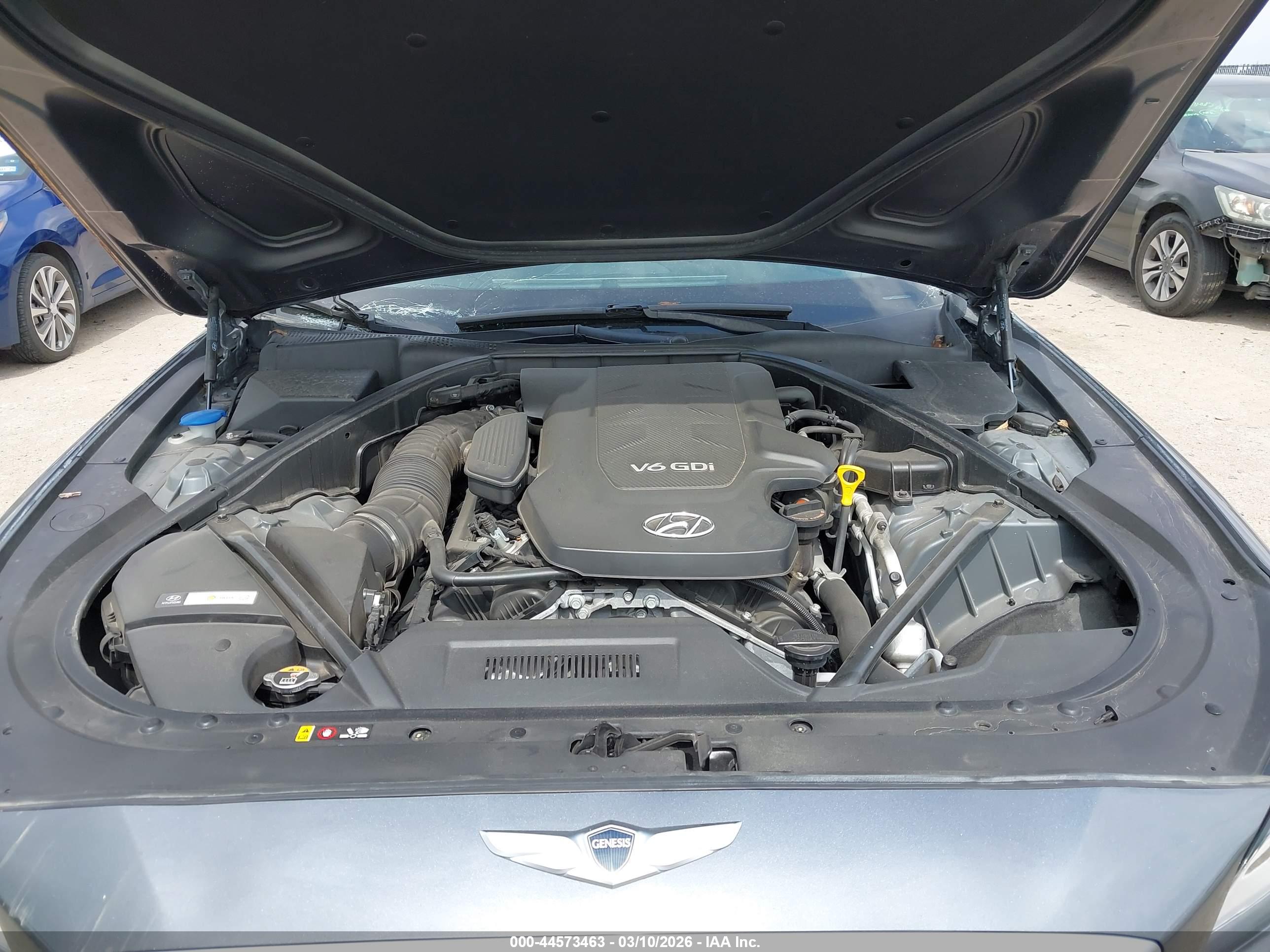 HYUNDAI GENESIS image 10