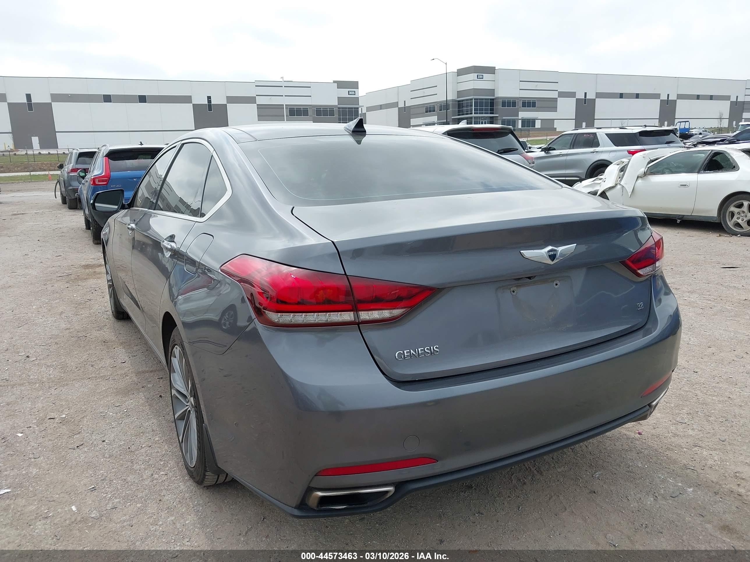 HYUNDAI GENESIS image 3