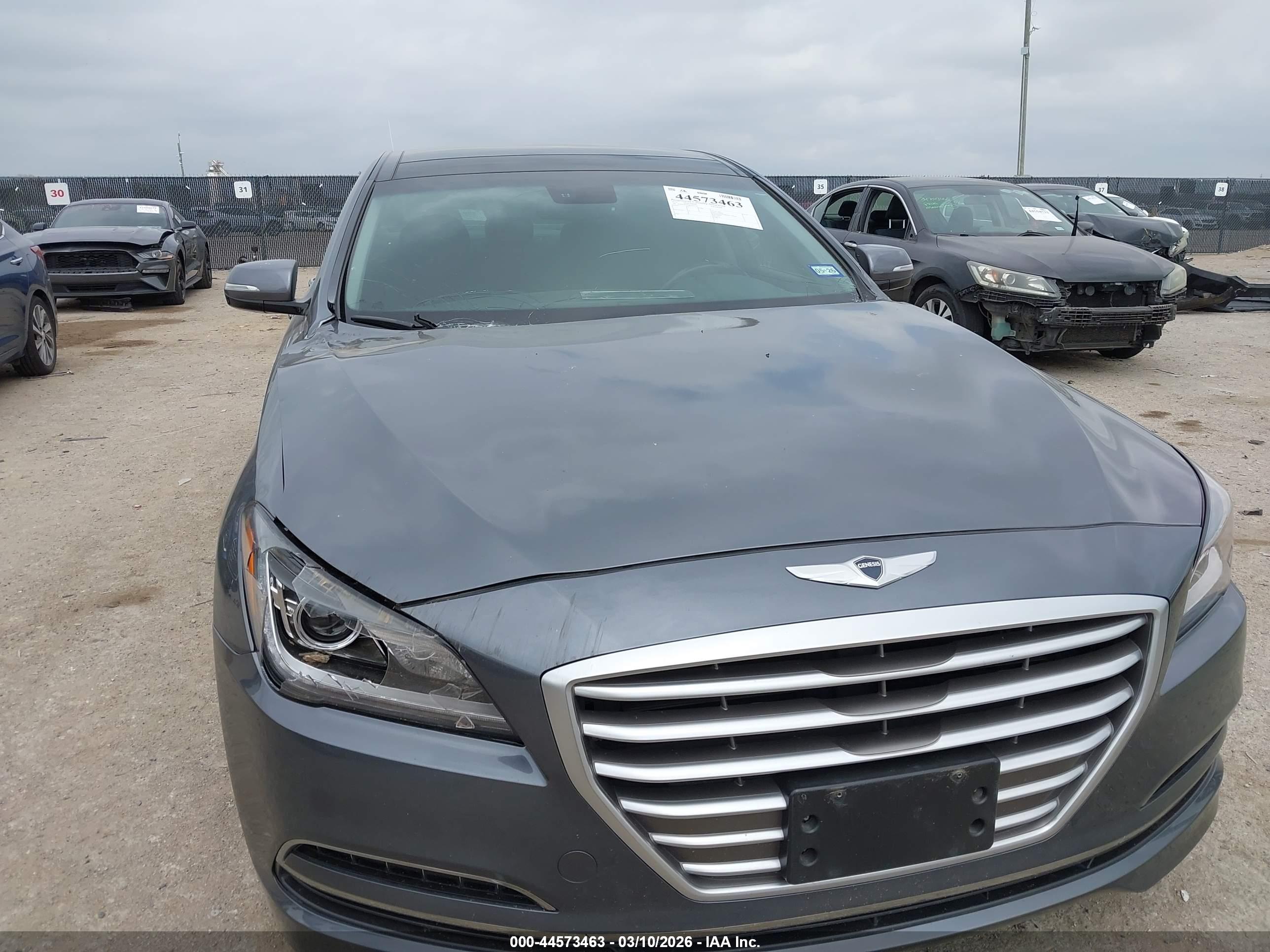 HYUNDAI GENESIS image 6