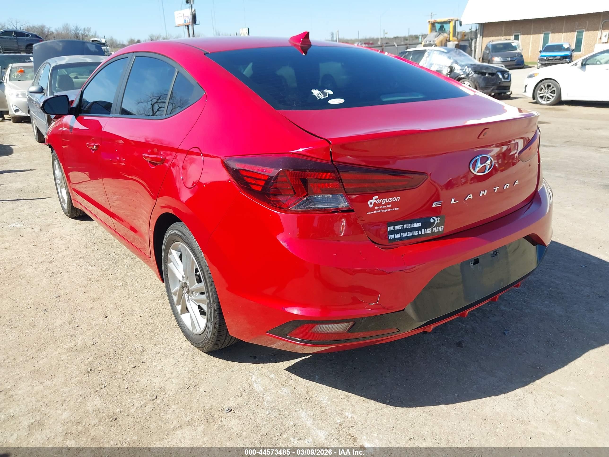 HYUNDAI ELANTRA image 3