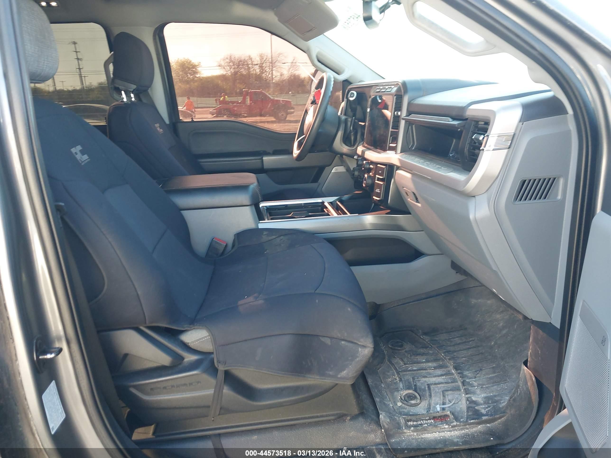 FORD F-250 image 7