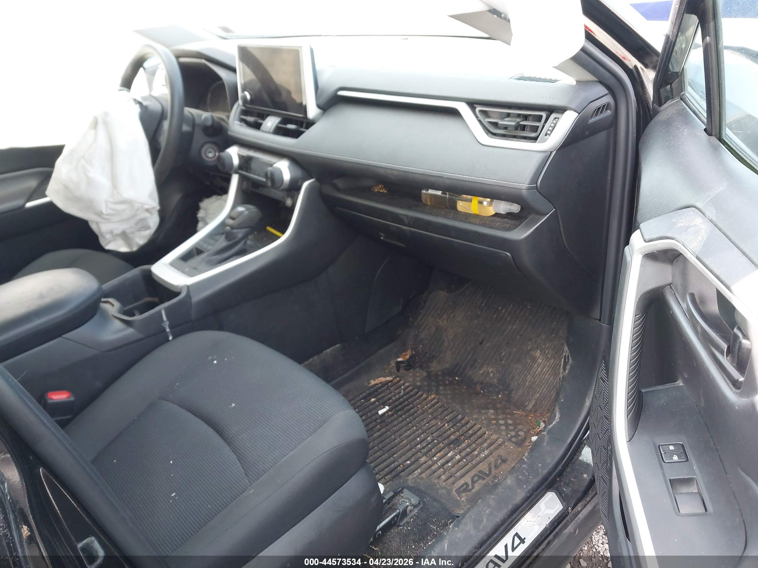 TOYOTA RAV4 image 5