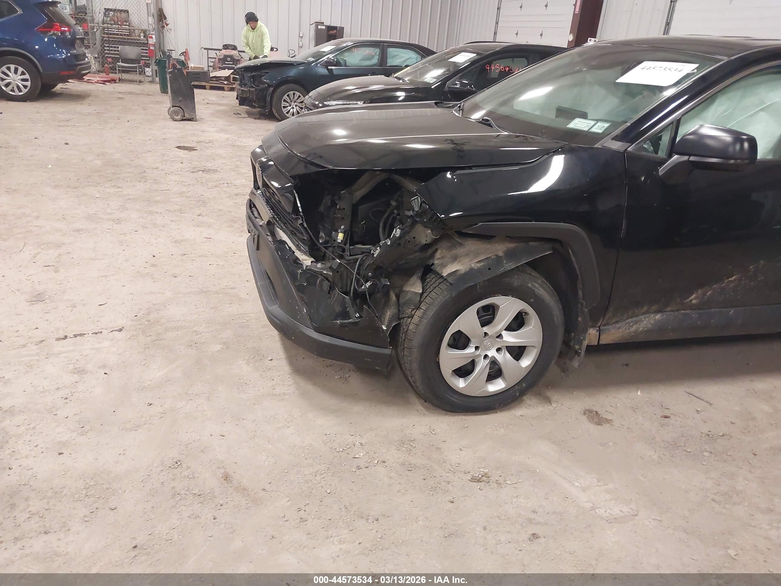TOYOTA RAV4 image 6