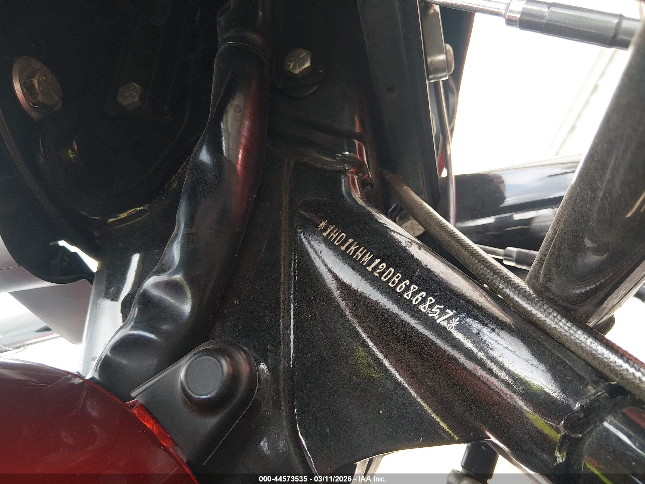 HARLEY-DAVIDSON FLTRX image 10