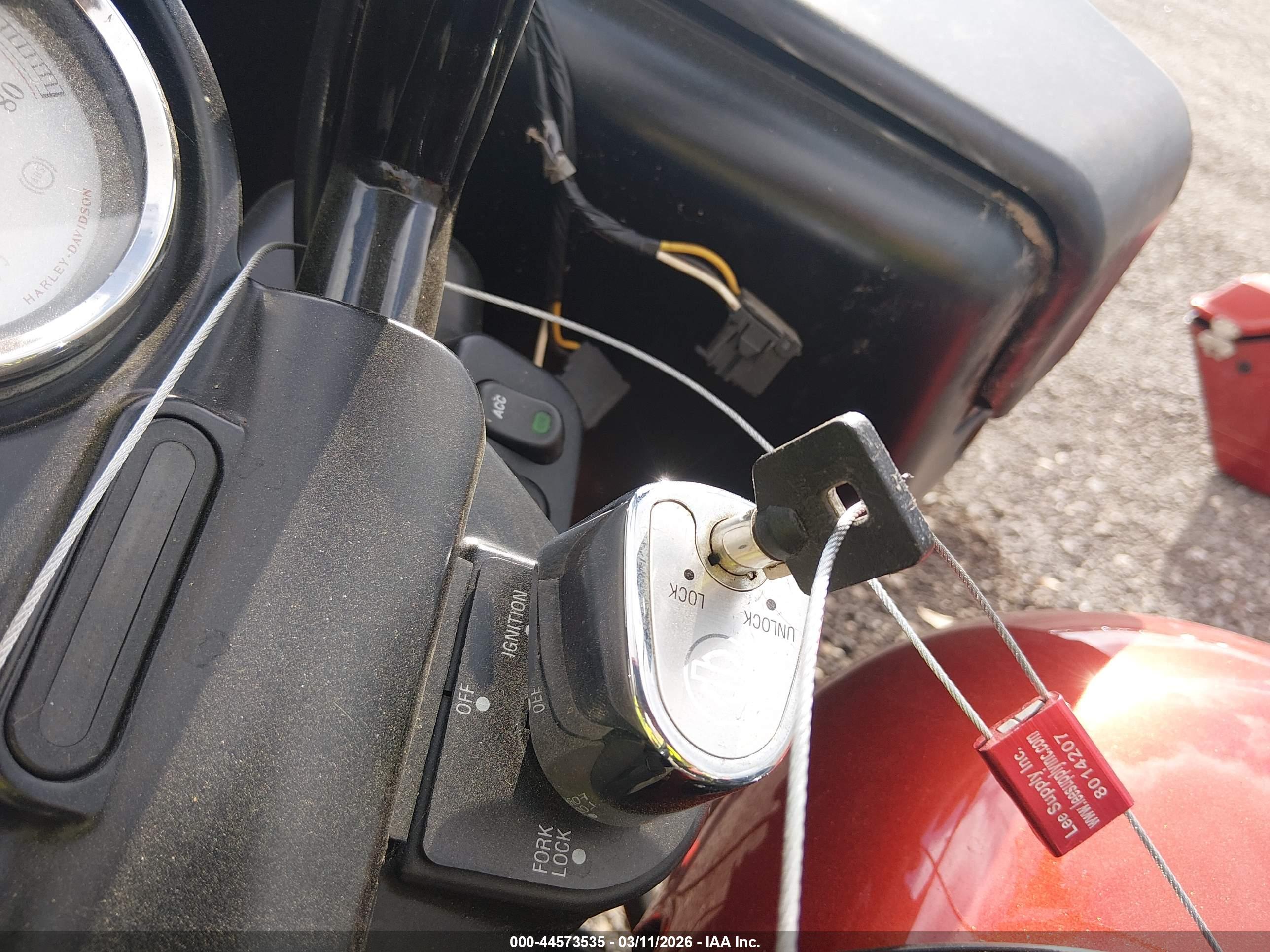 HARLEY-DAVIDSON FLTRX image 11