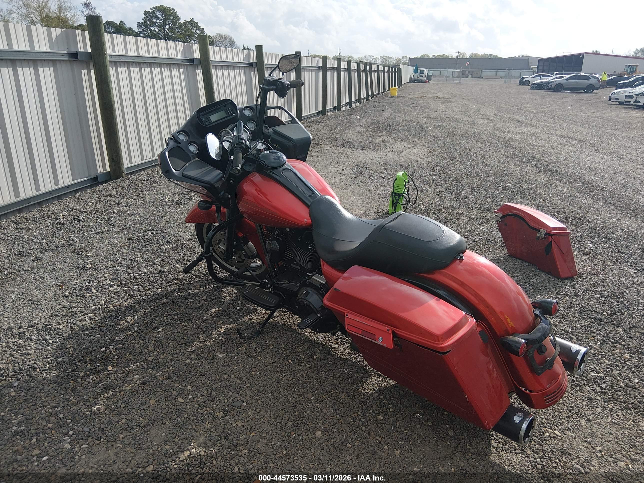 HARLEY-DAVIDSON FLTRX image 3