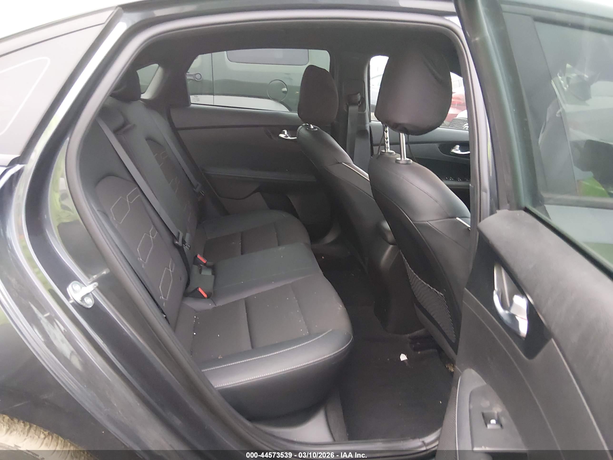 KIA FORTE image 8