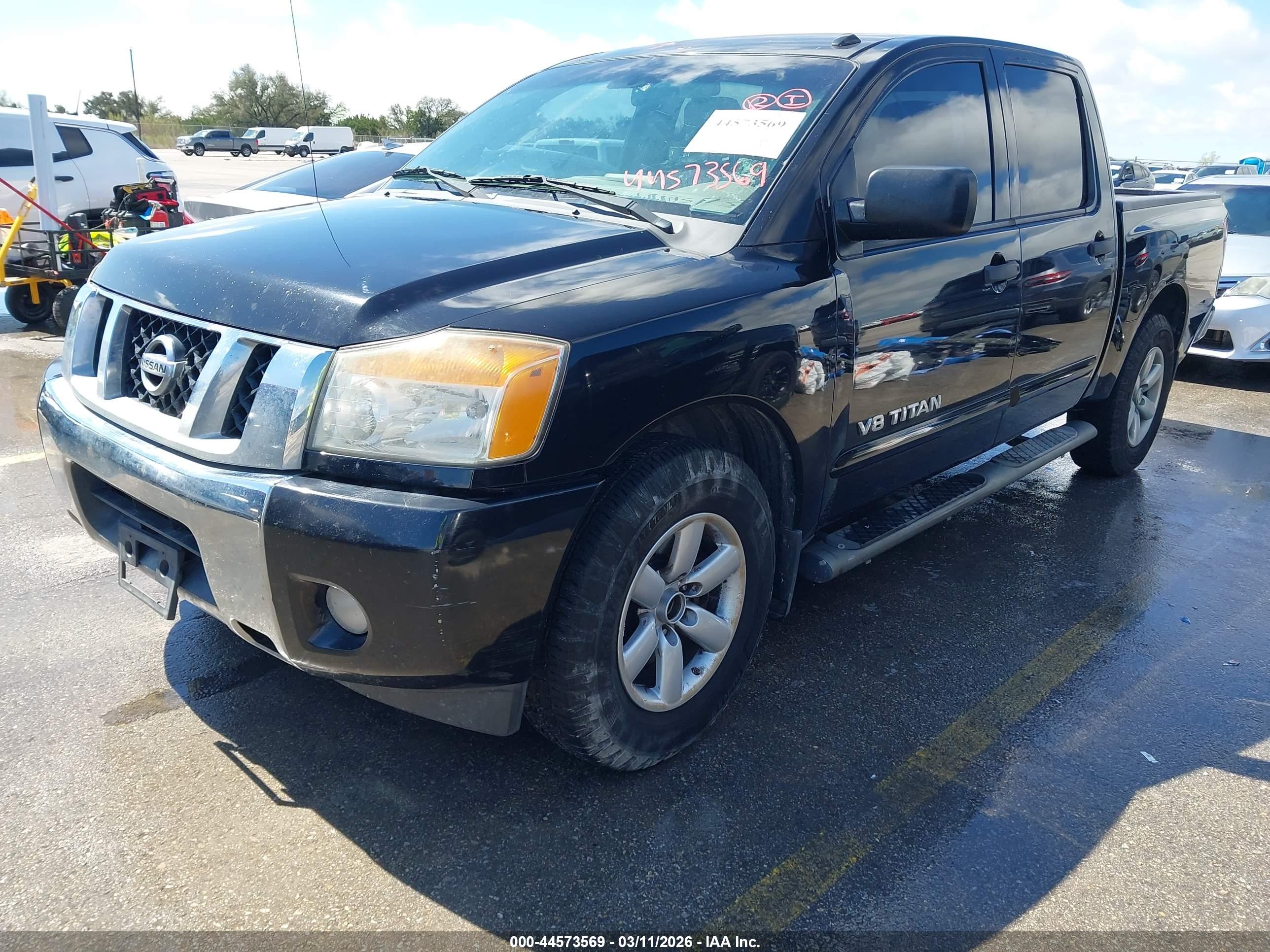 NISSAN TITAN image 2