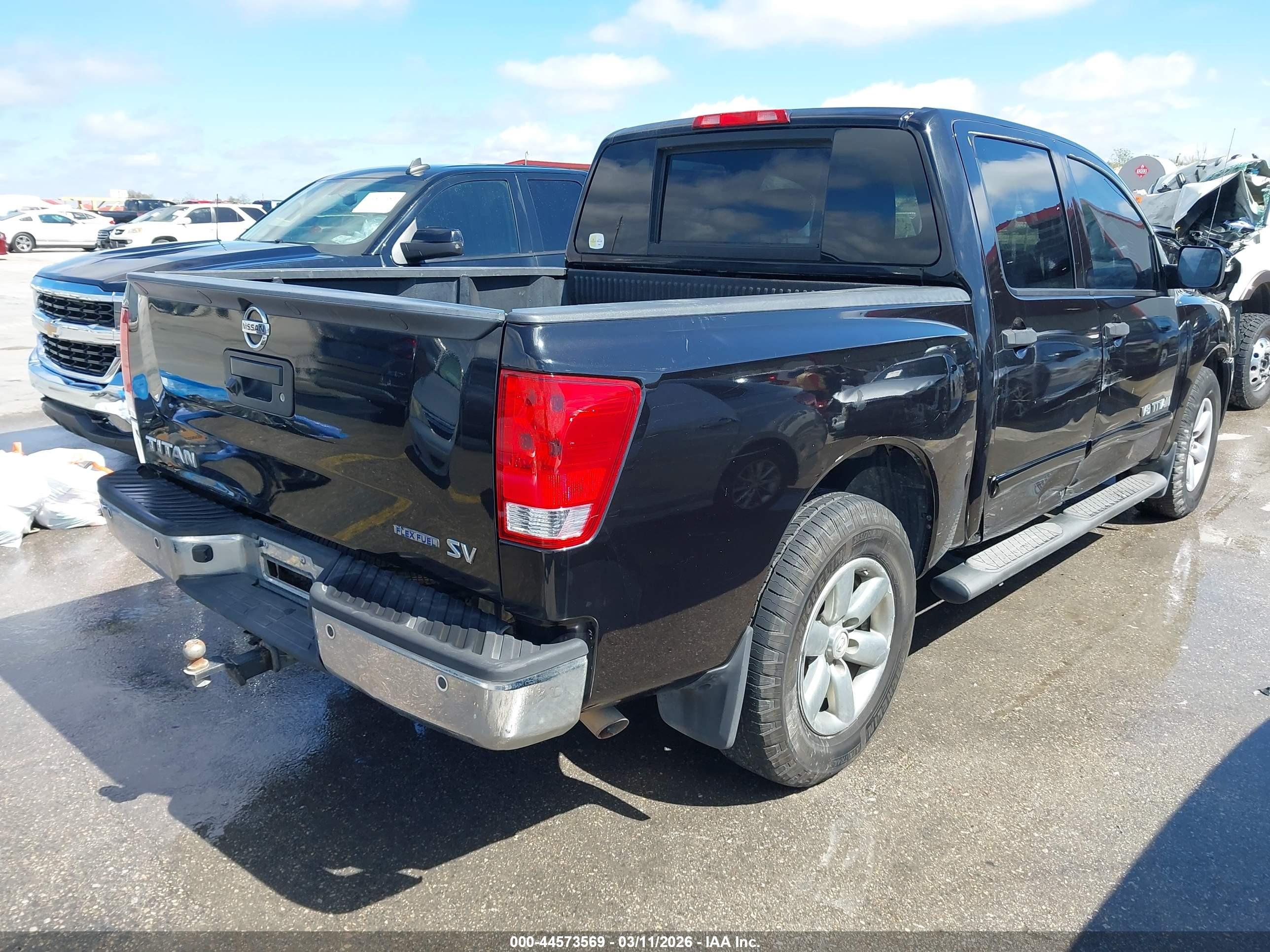 NISSAN TITAN image 4