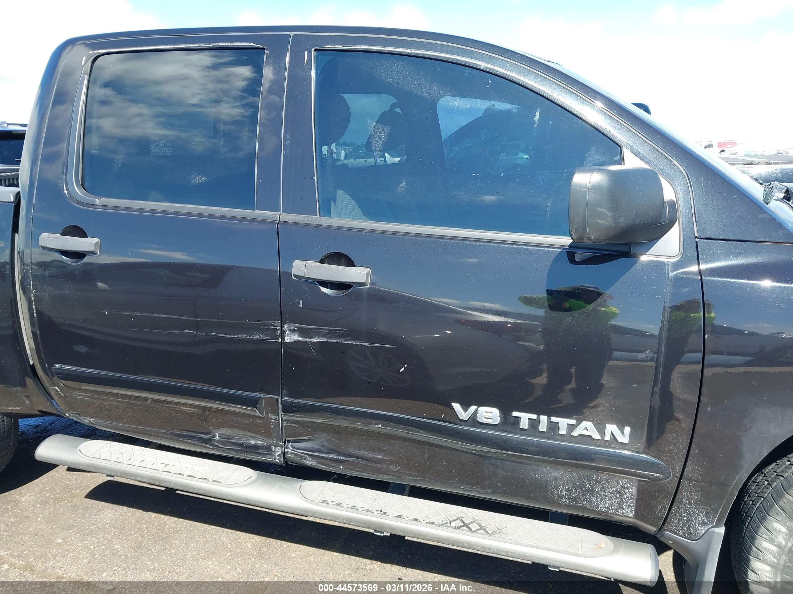 NISSAN TITAN image 6