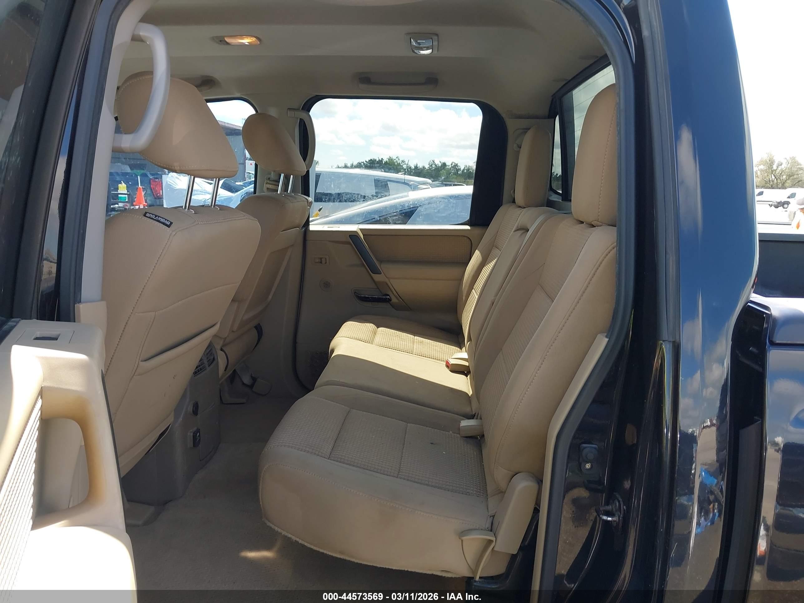 NISSAN TITAN image 8