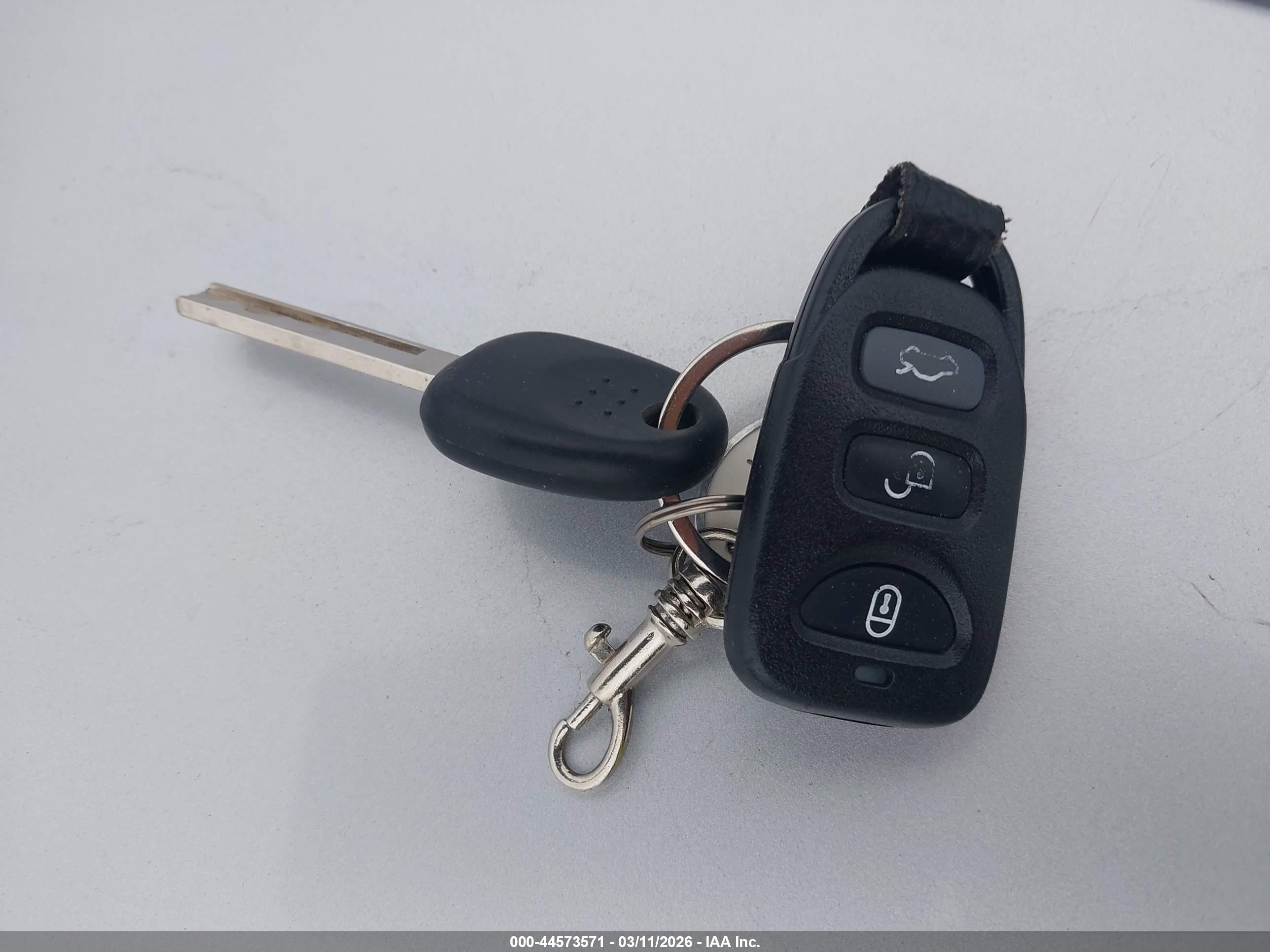 HYUNDAI VELOSTER image 11