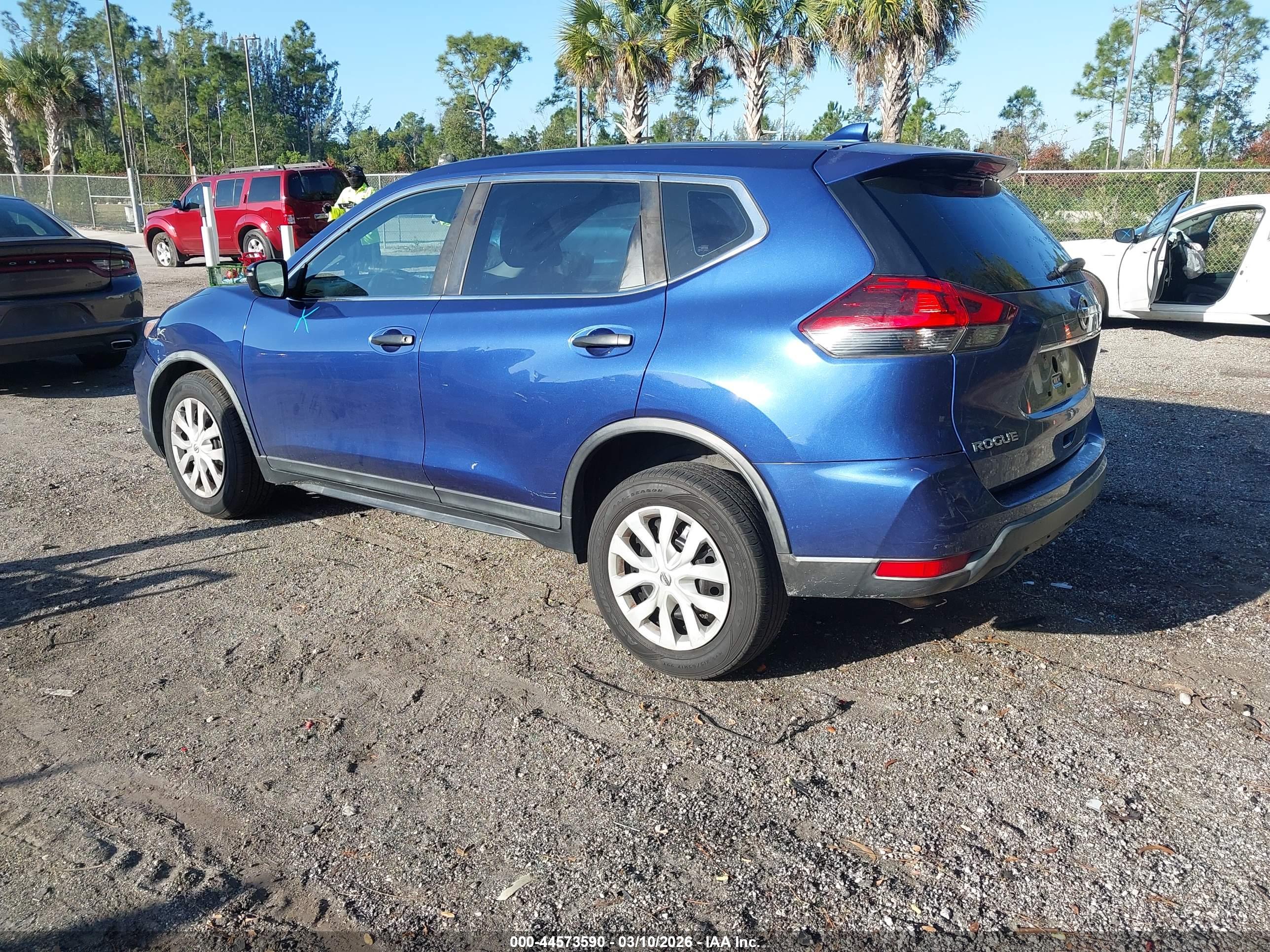 NISSAN ROGUE image 3