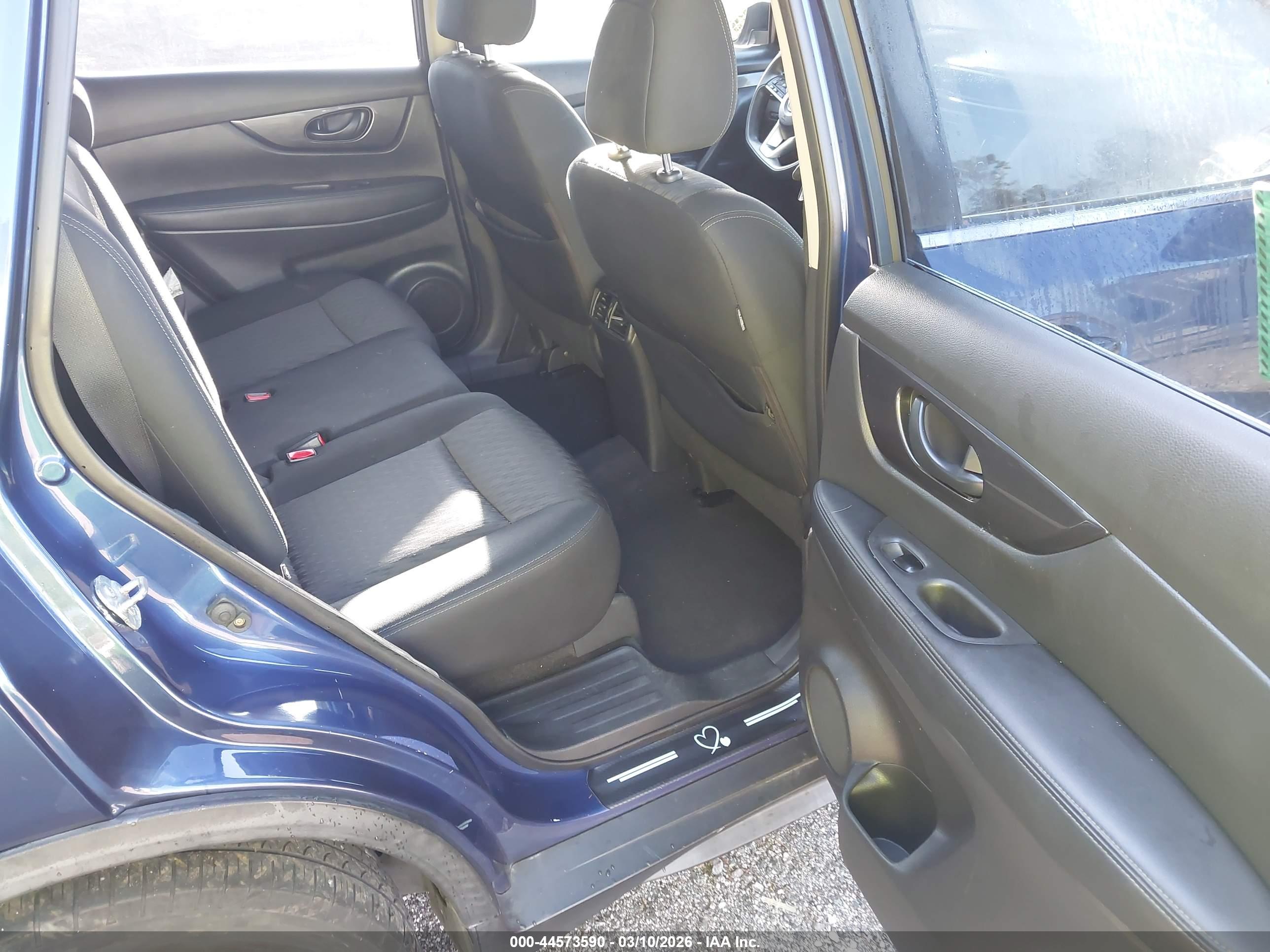 NISSAN ROGUE image 8