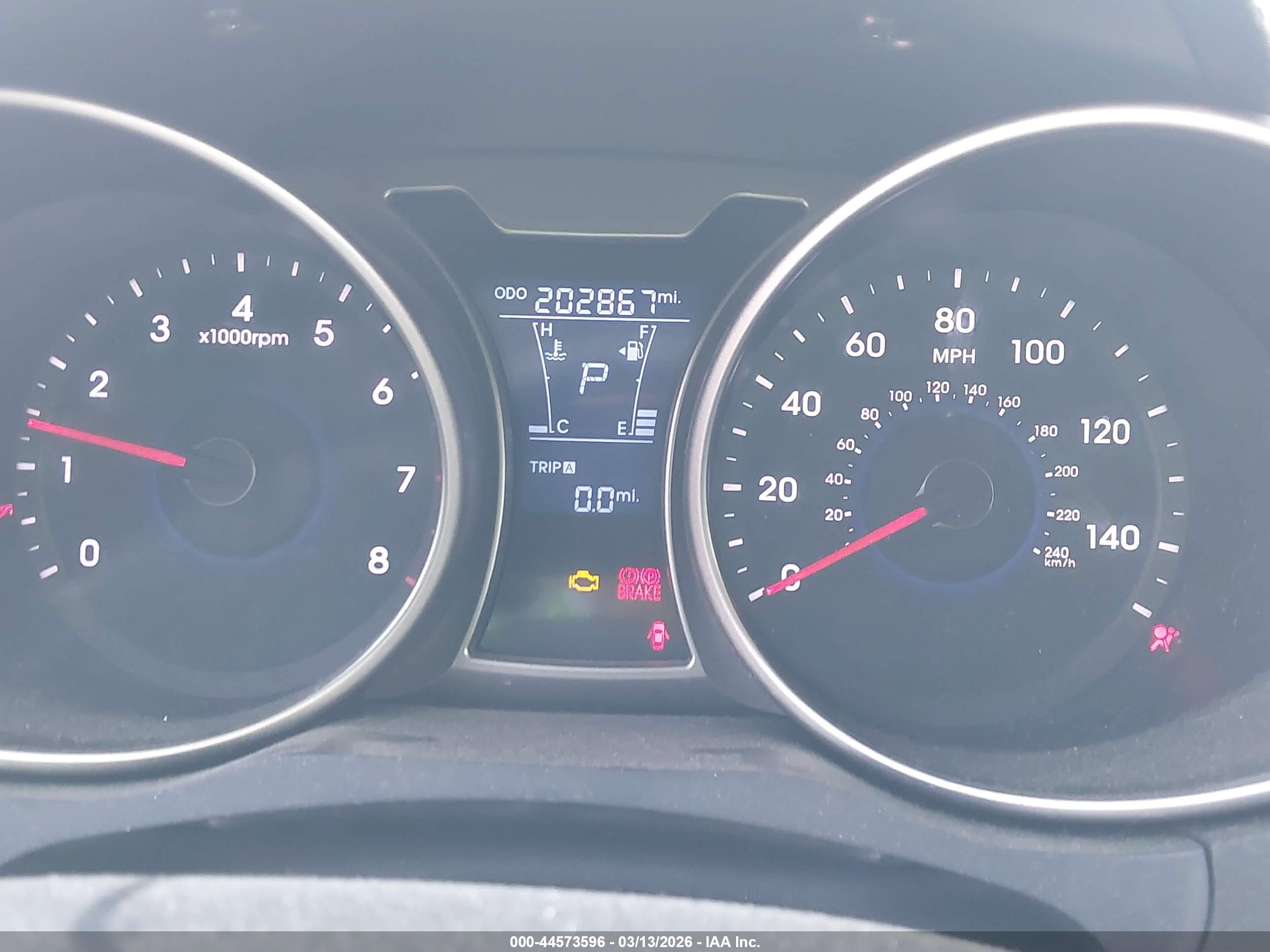 HYUNDAI VELOSTER image 7