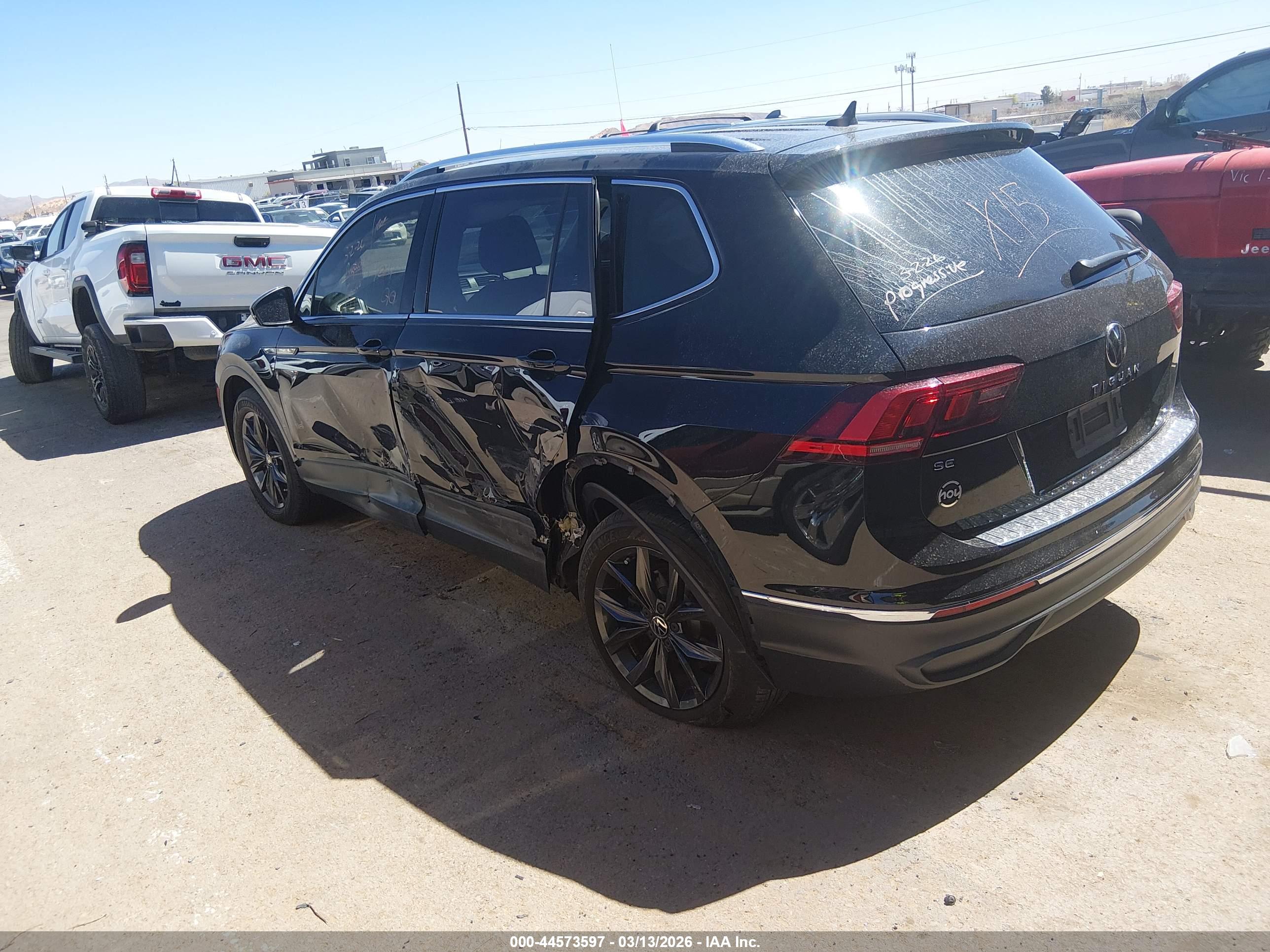 VOLKSWAGEN TIGUAN image 3
