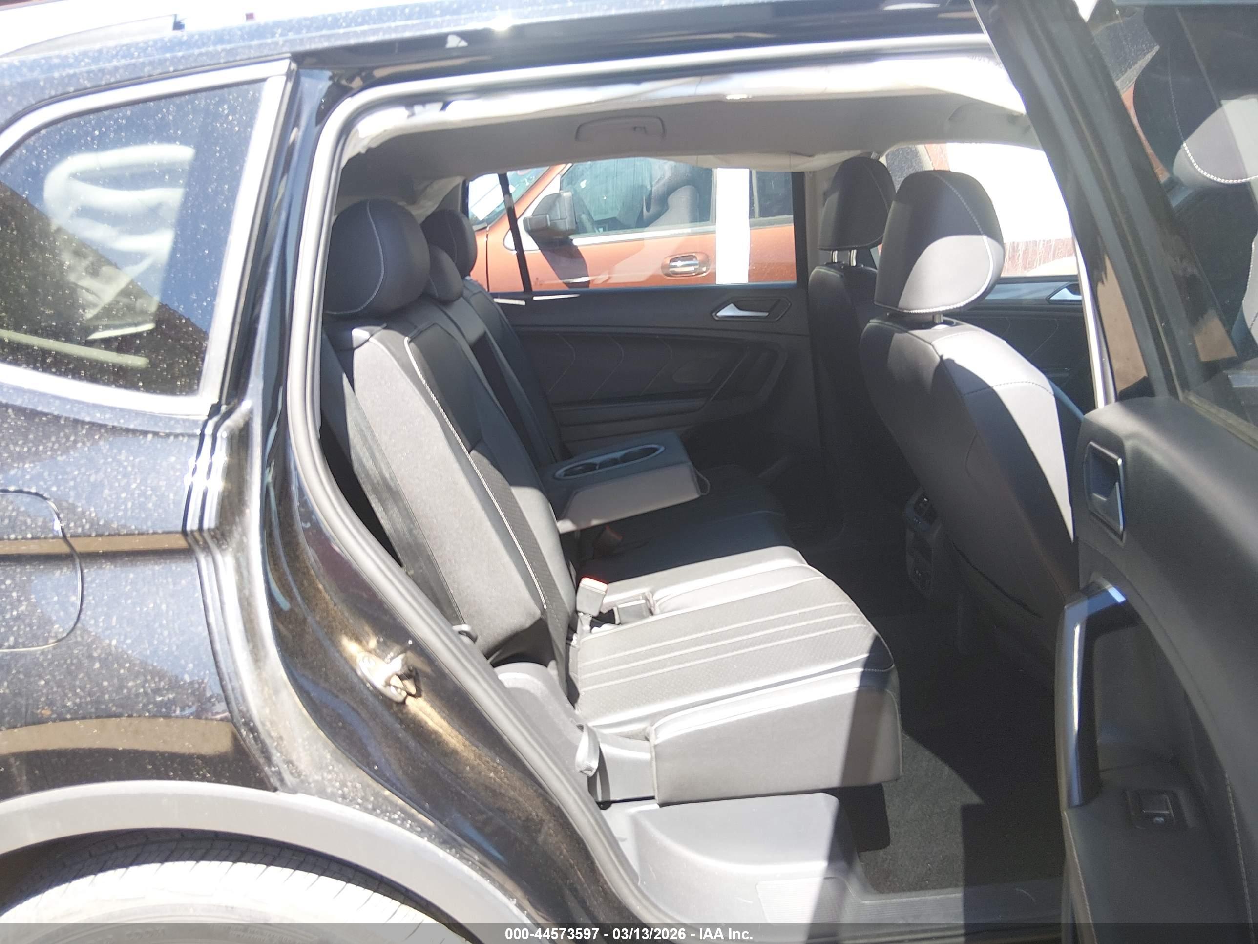 VOLKSWAGEN TIGUAN image 8
