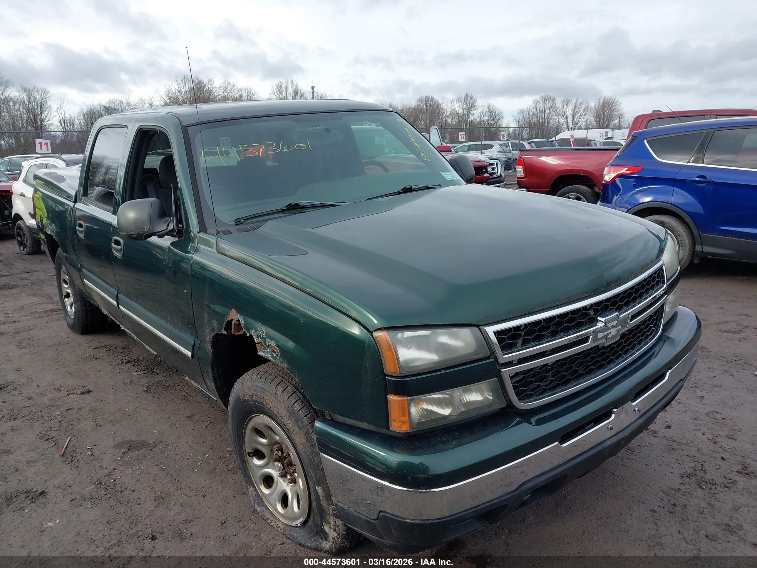 CHEVROLET SILVERADO image 6