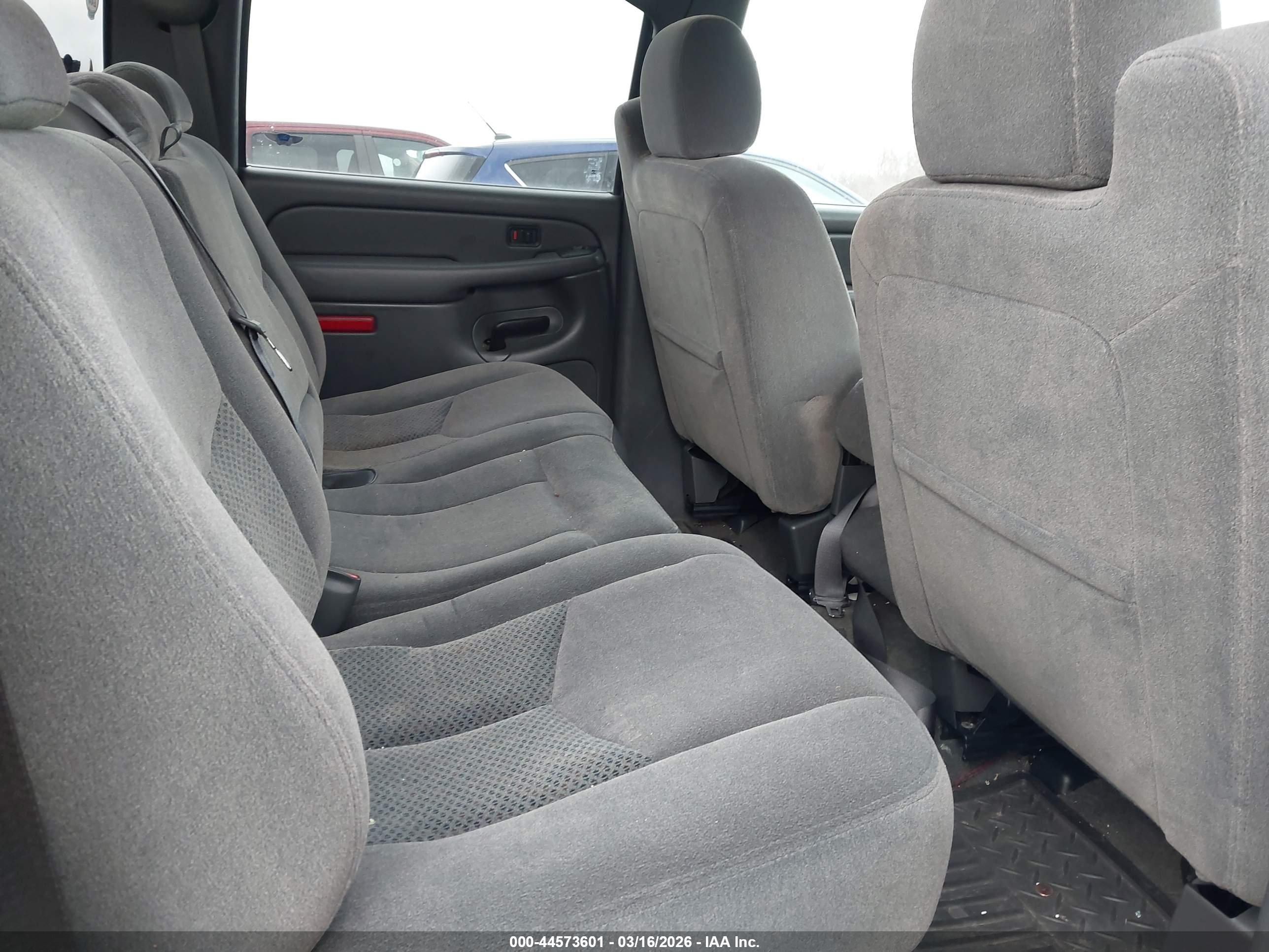 CHEVROLET SILVERADO image 8