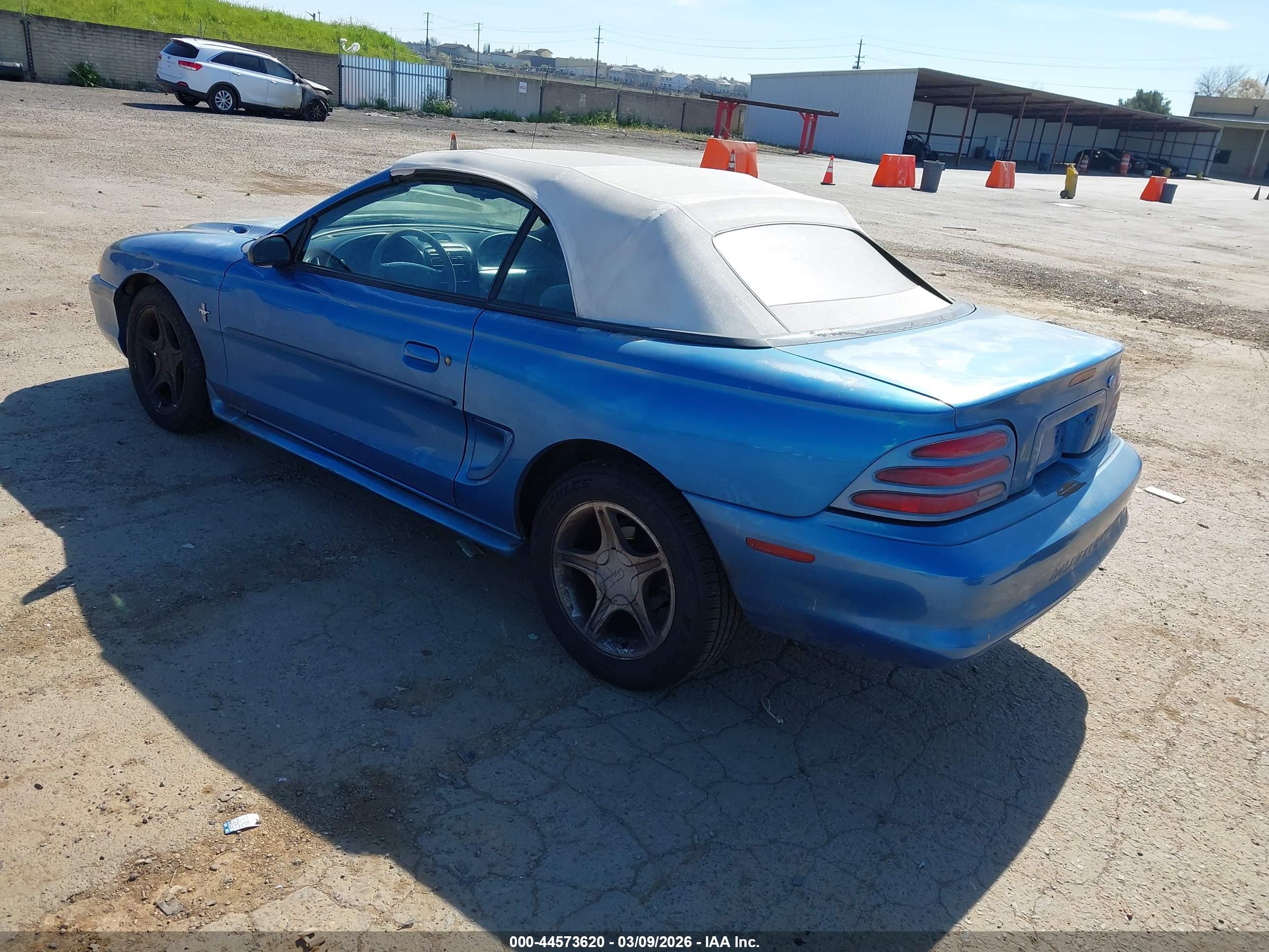 FORD MUSTANG image 3