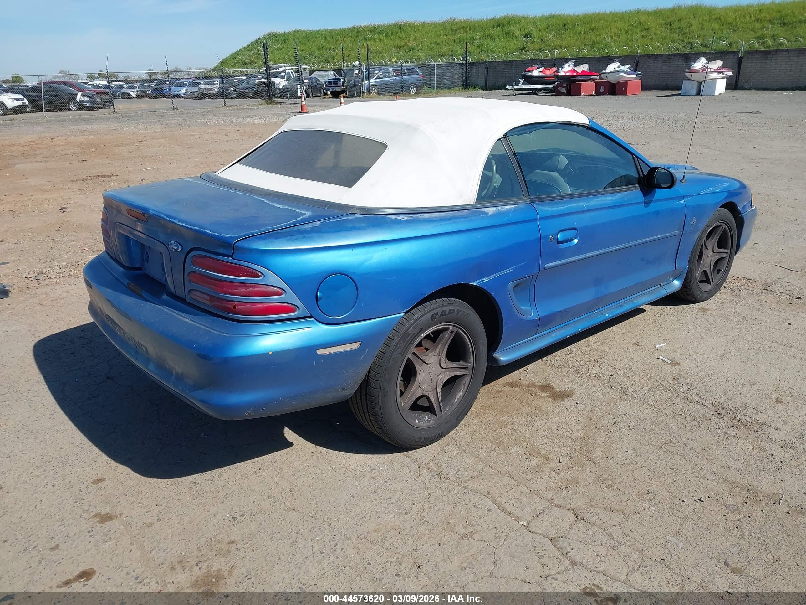 FORD MUSTANG image 4