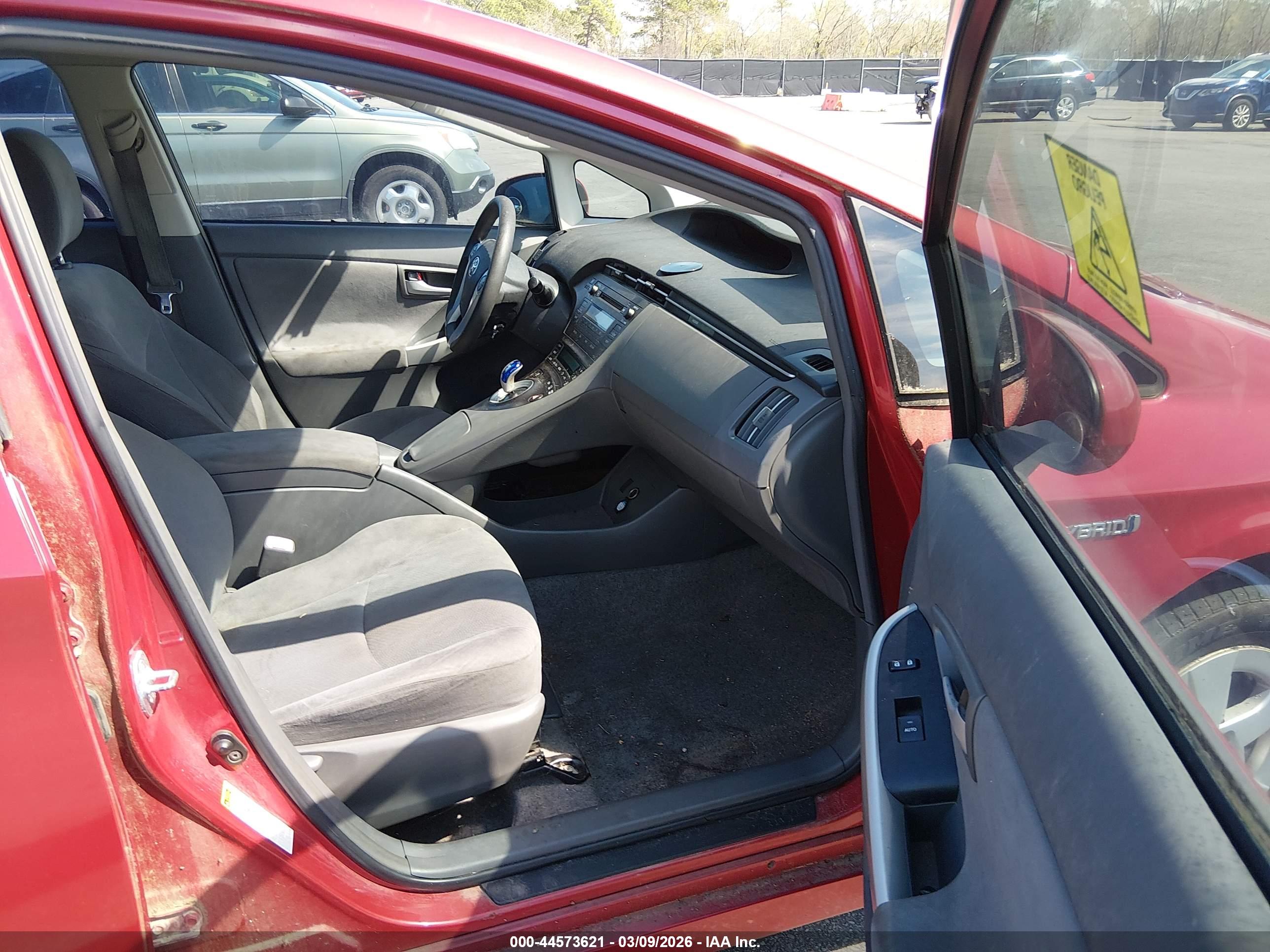 TOYOTA PRIUS image 5