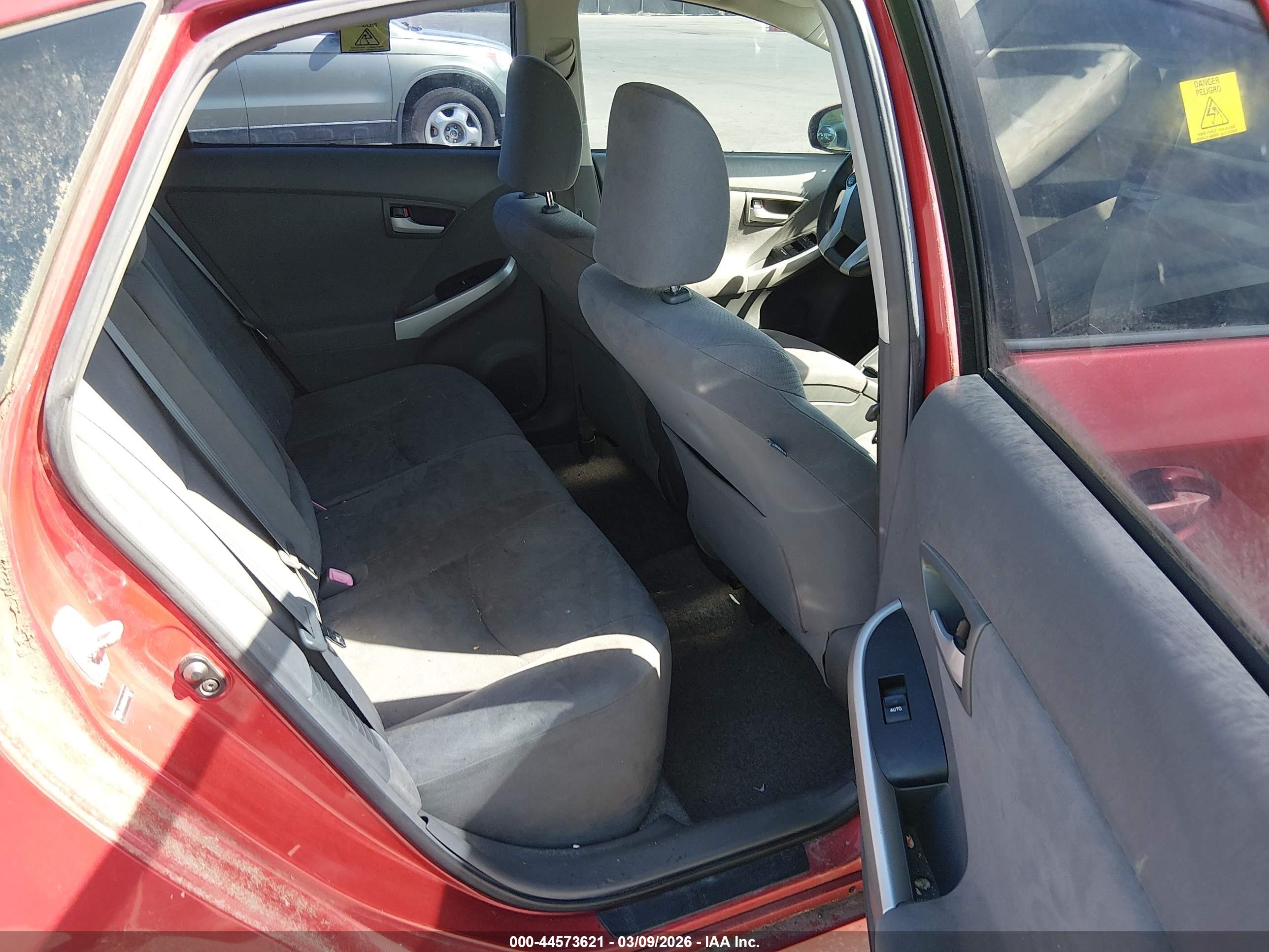 TOYOTA PRIUS image 8