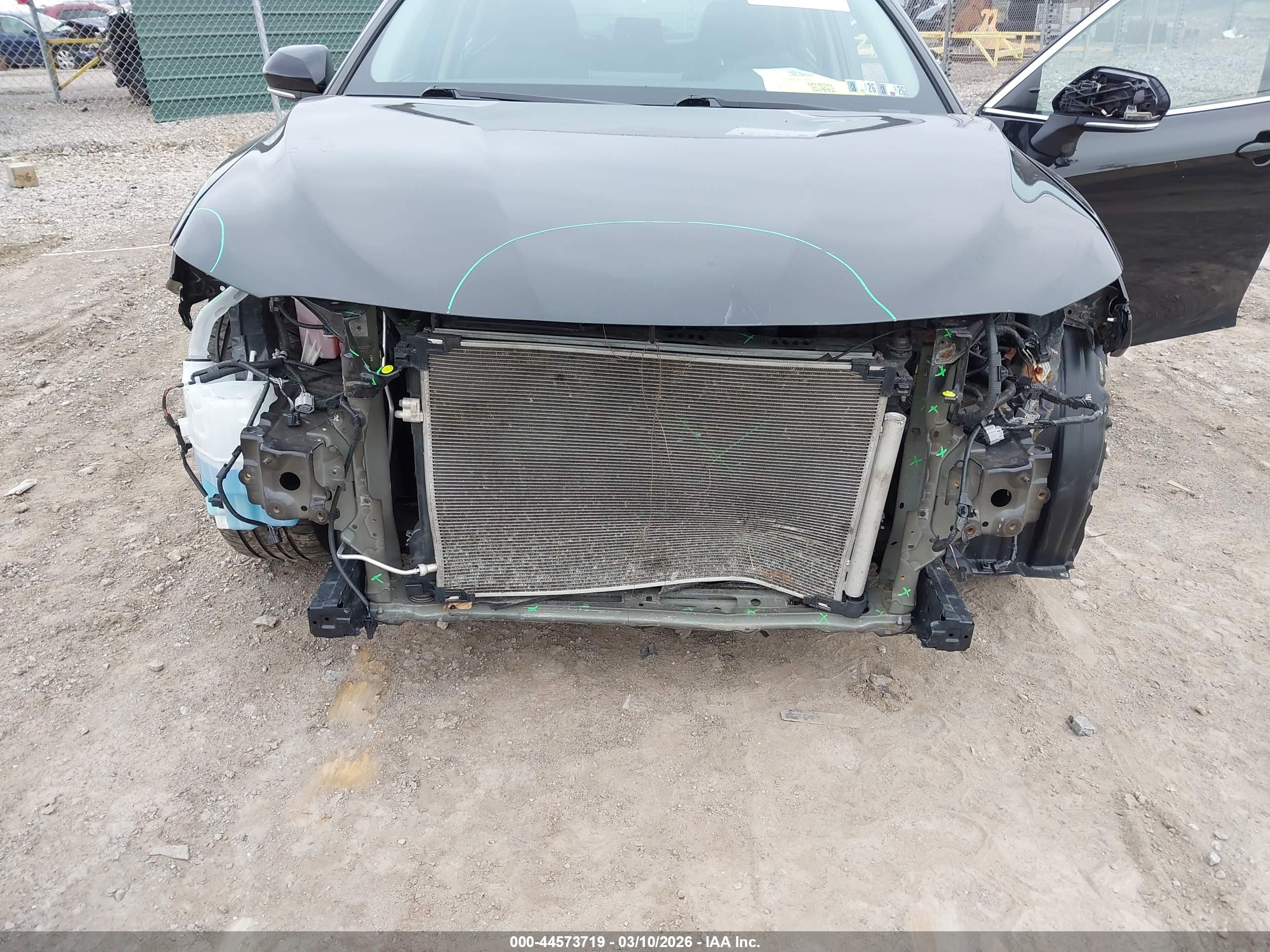 TOYOTA CAMRY image 6