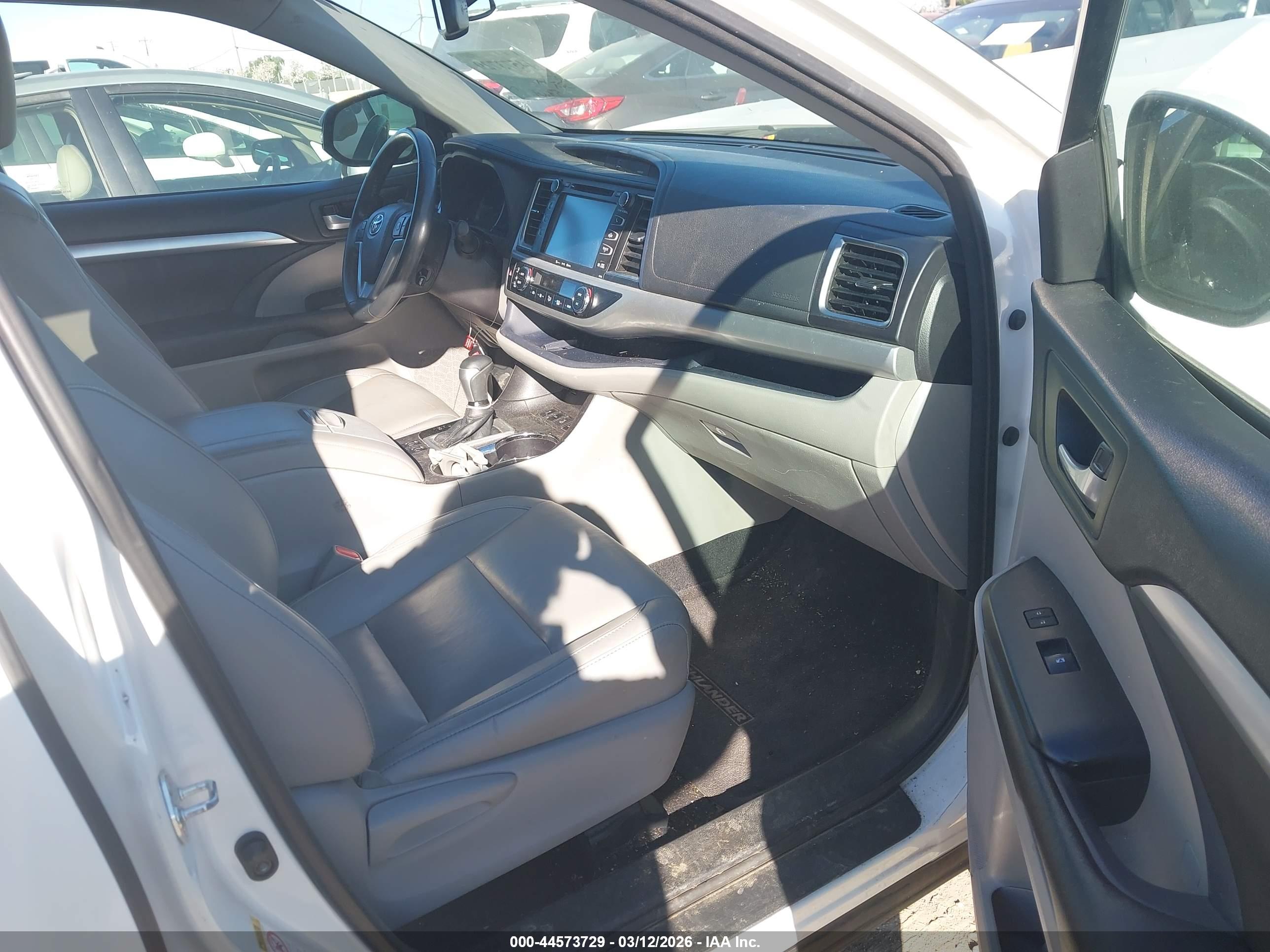TOYOTA HIGHLANDER image 5