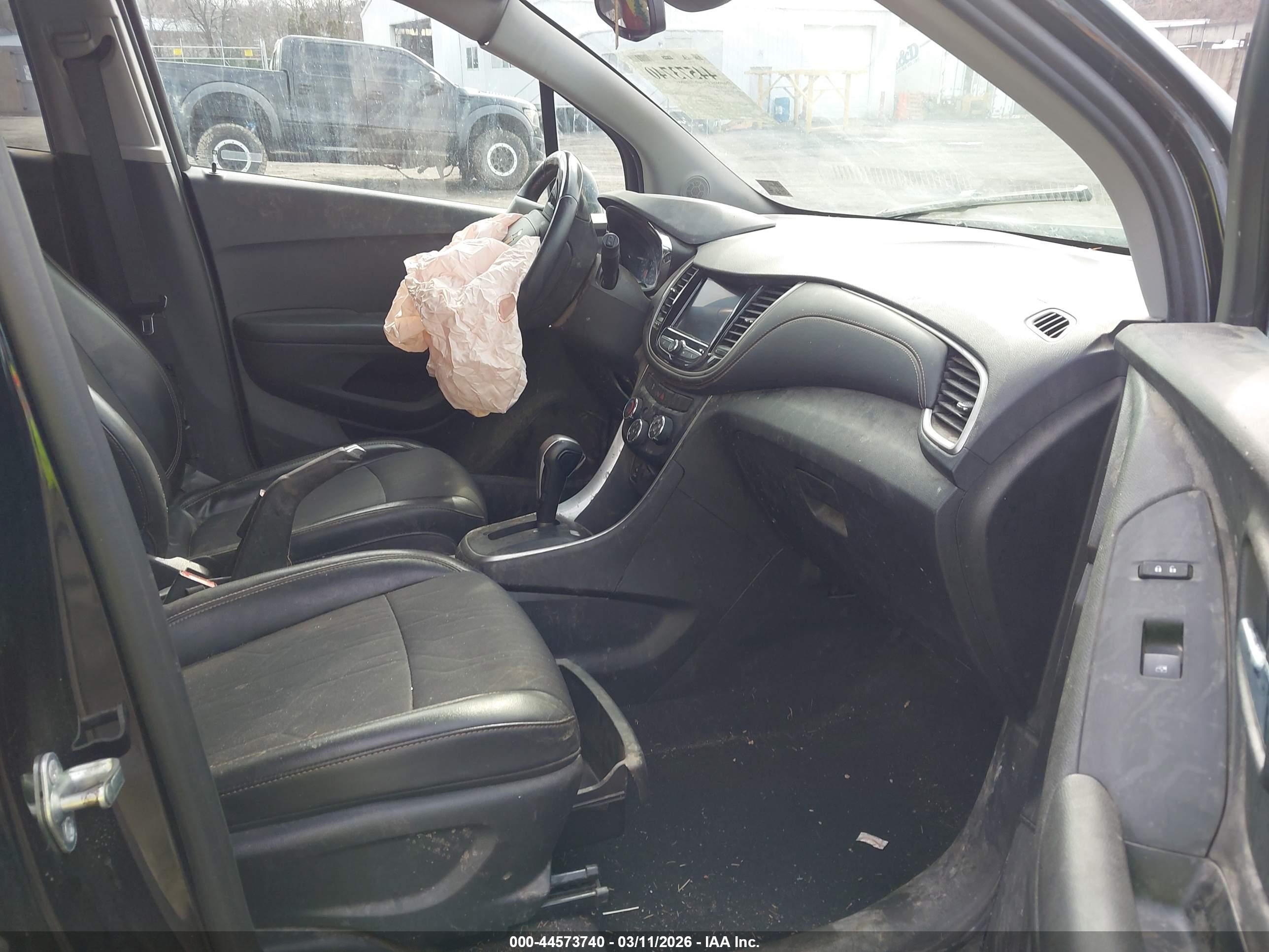 CHEVROLET TRAX image 5