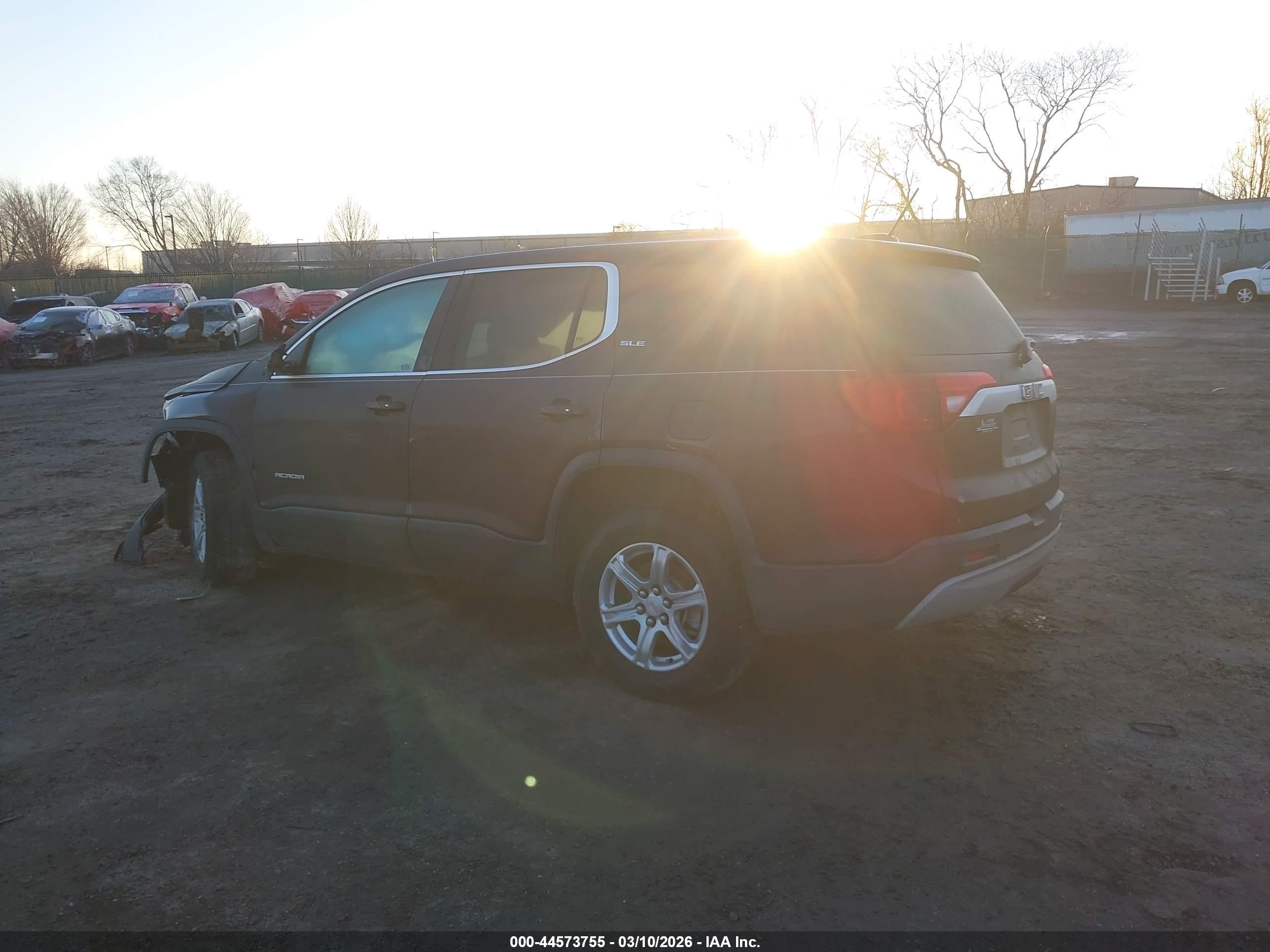 GMC ACADIA image 3