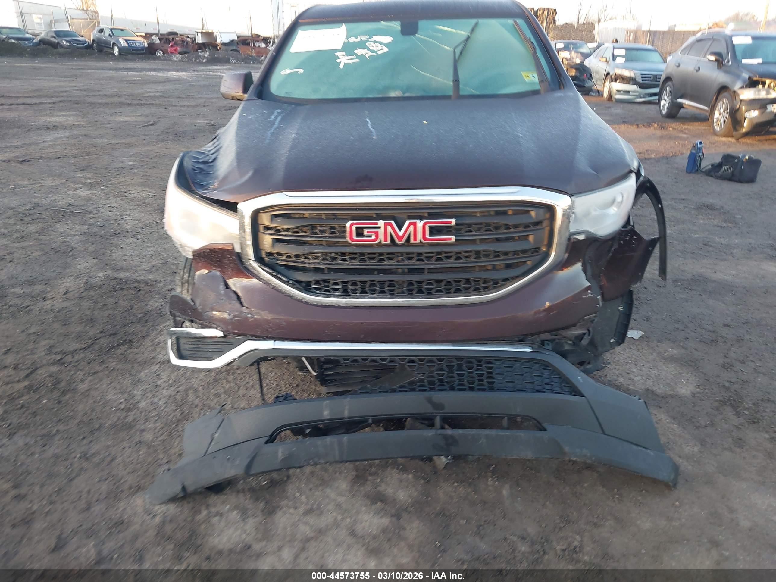 GMC ACADIA image 6