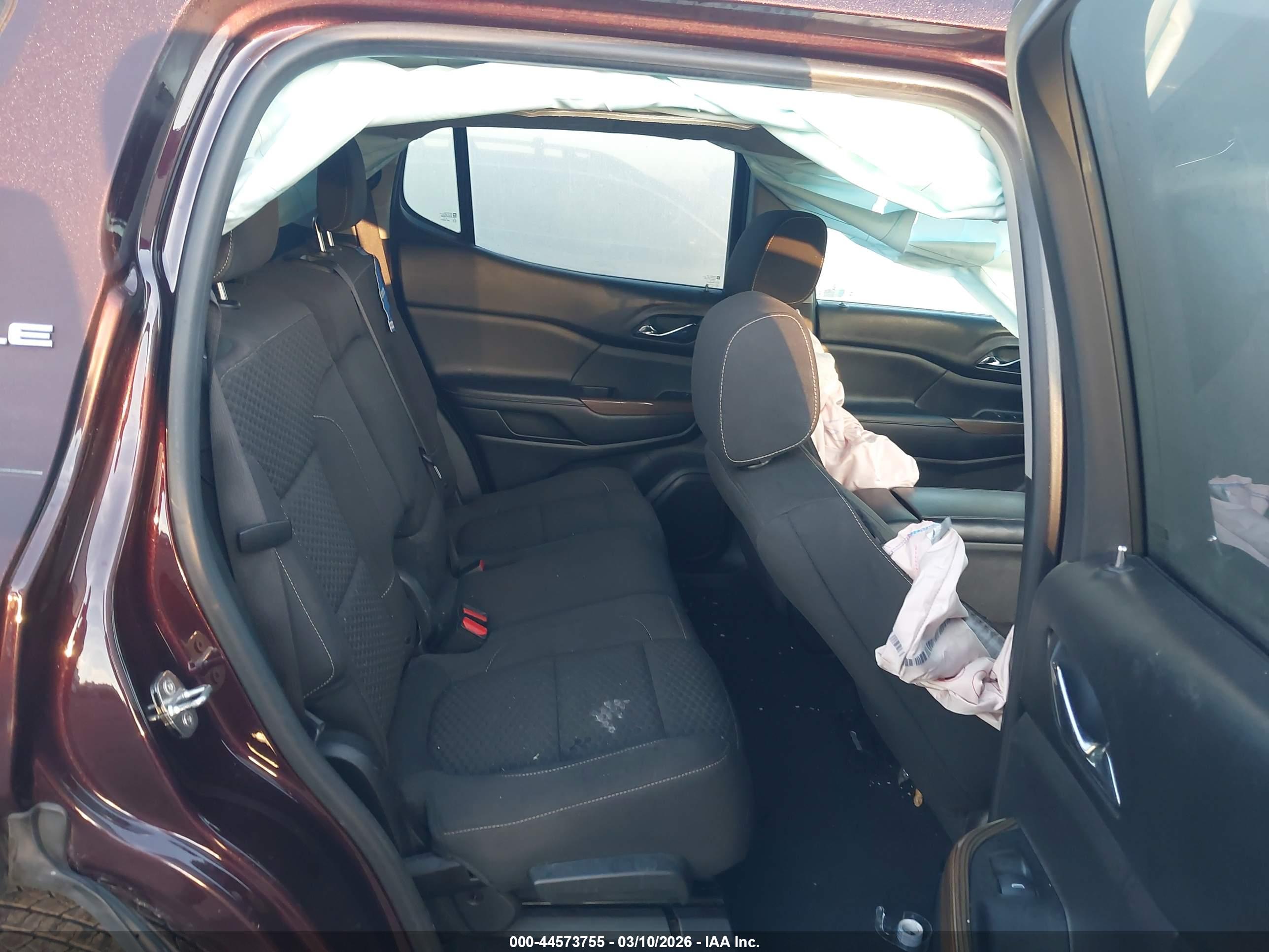 GMC ACADIA image 8