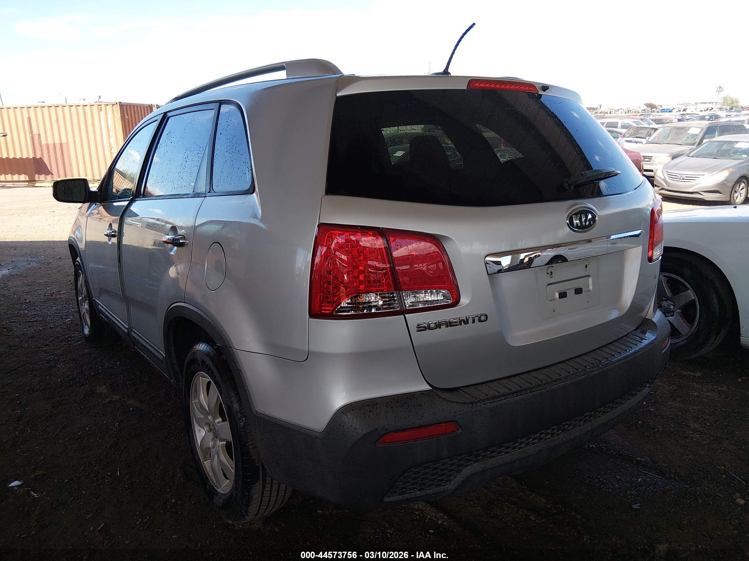 KIA SORENTO image 3
