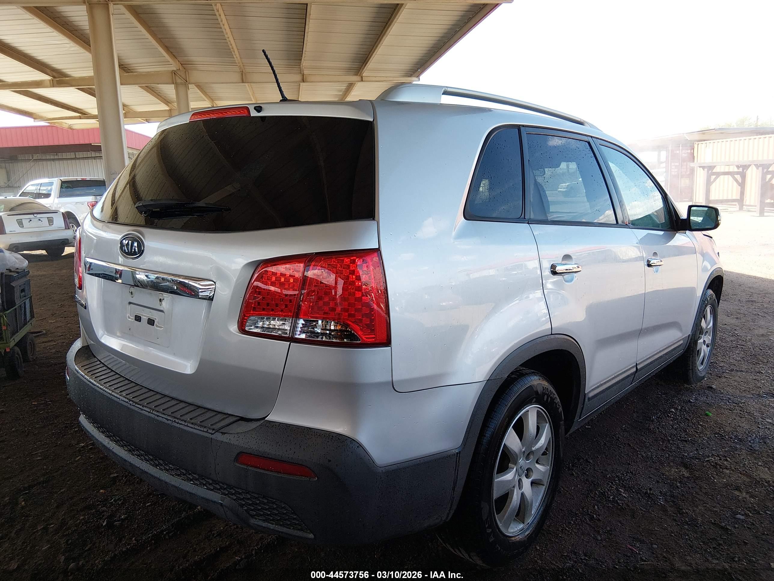KIA SORENTO image 4